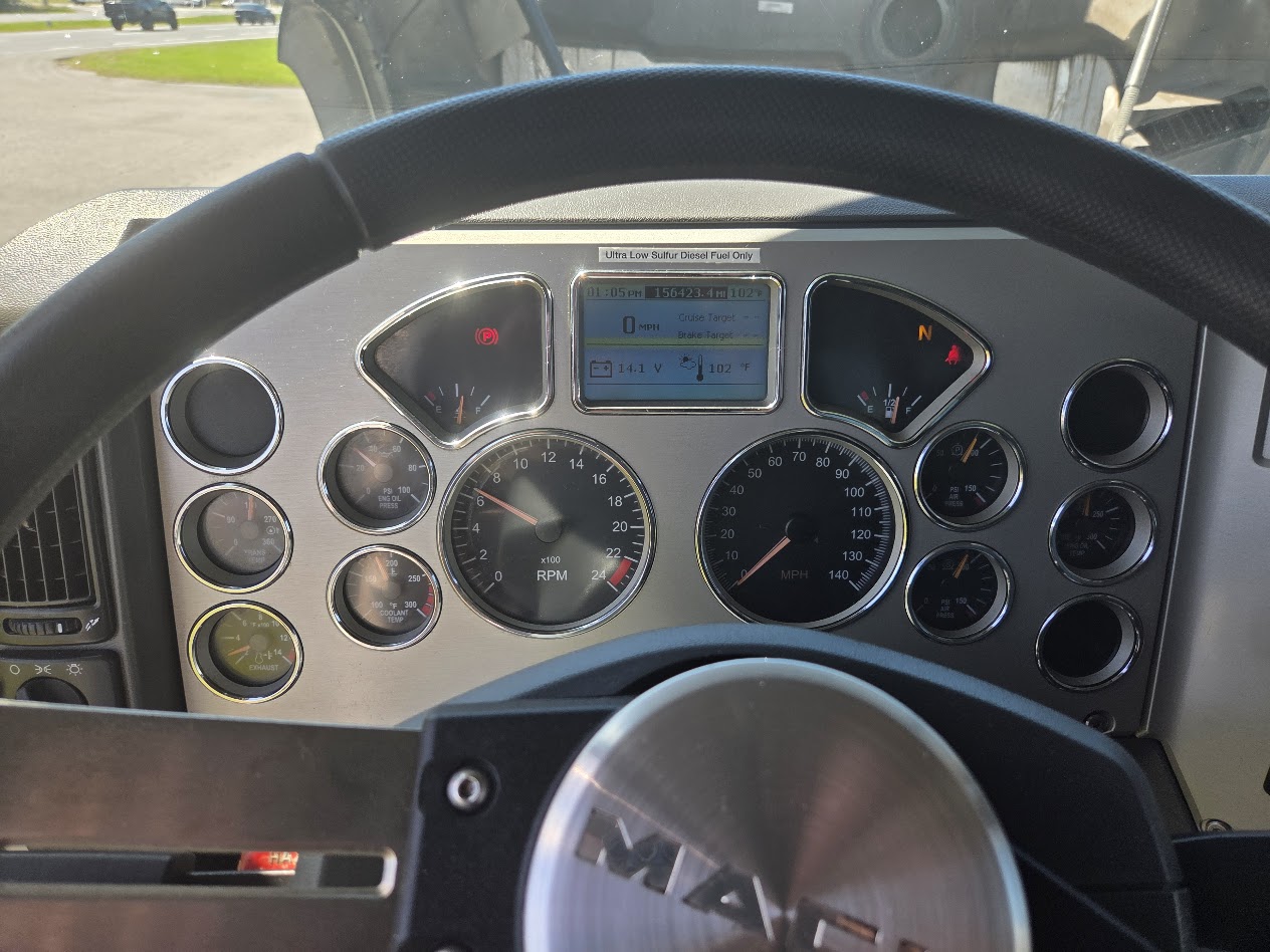 2017 Mack Granite — photo 20