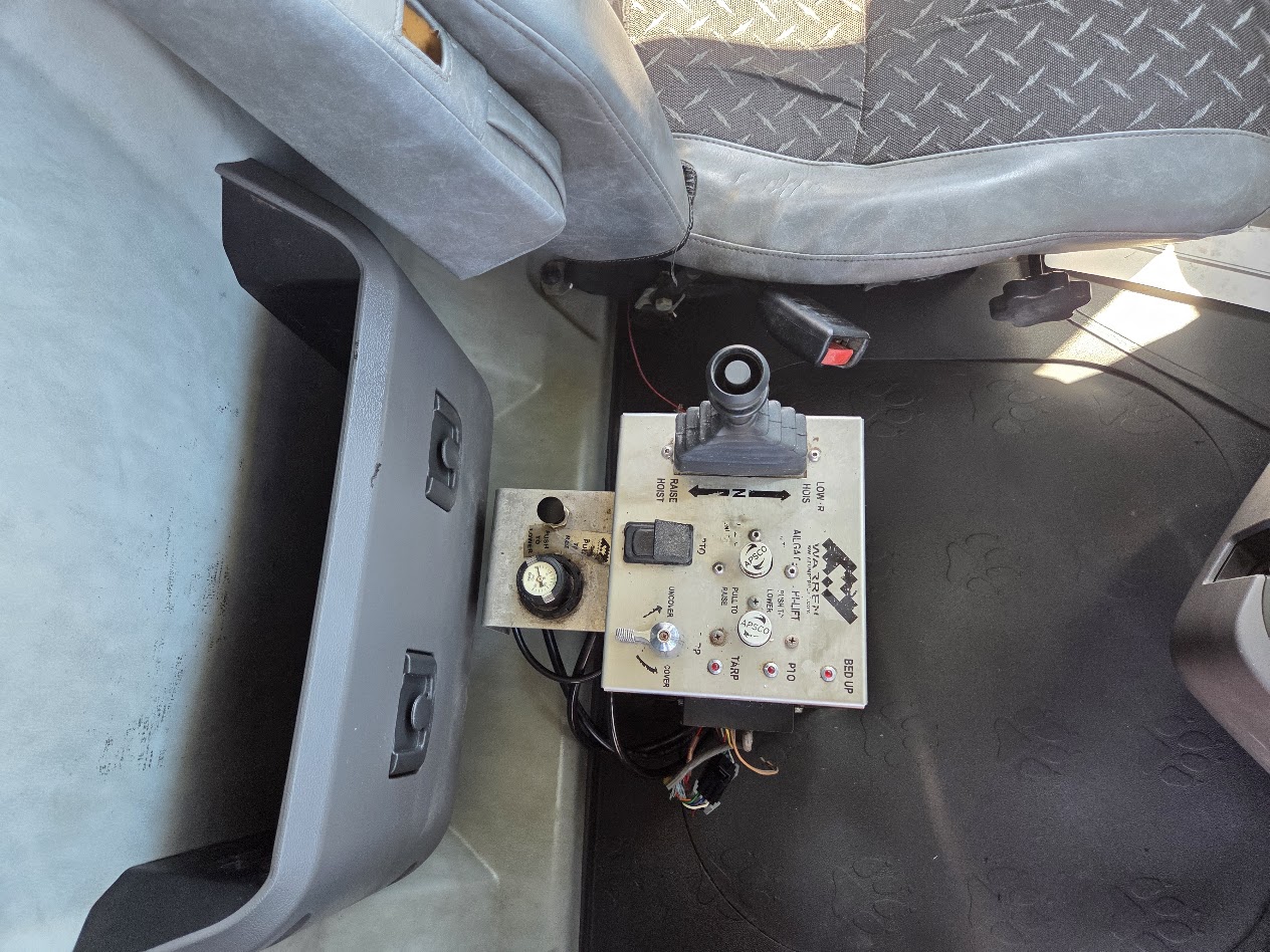 2017 Mack Granite — photo 23