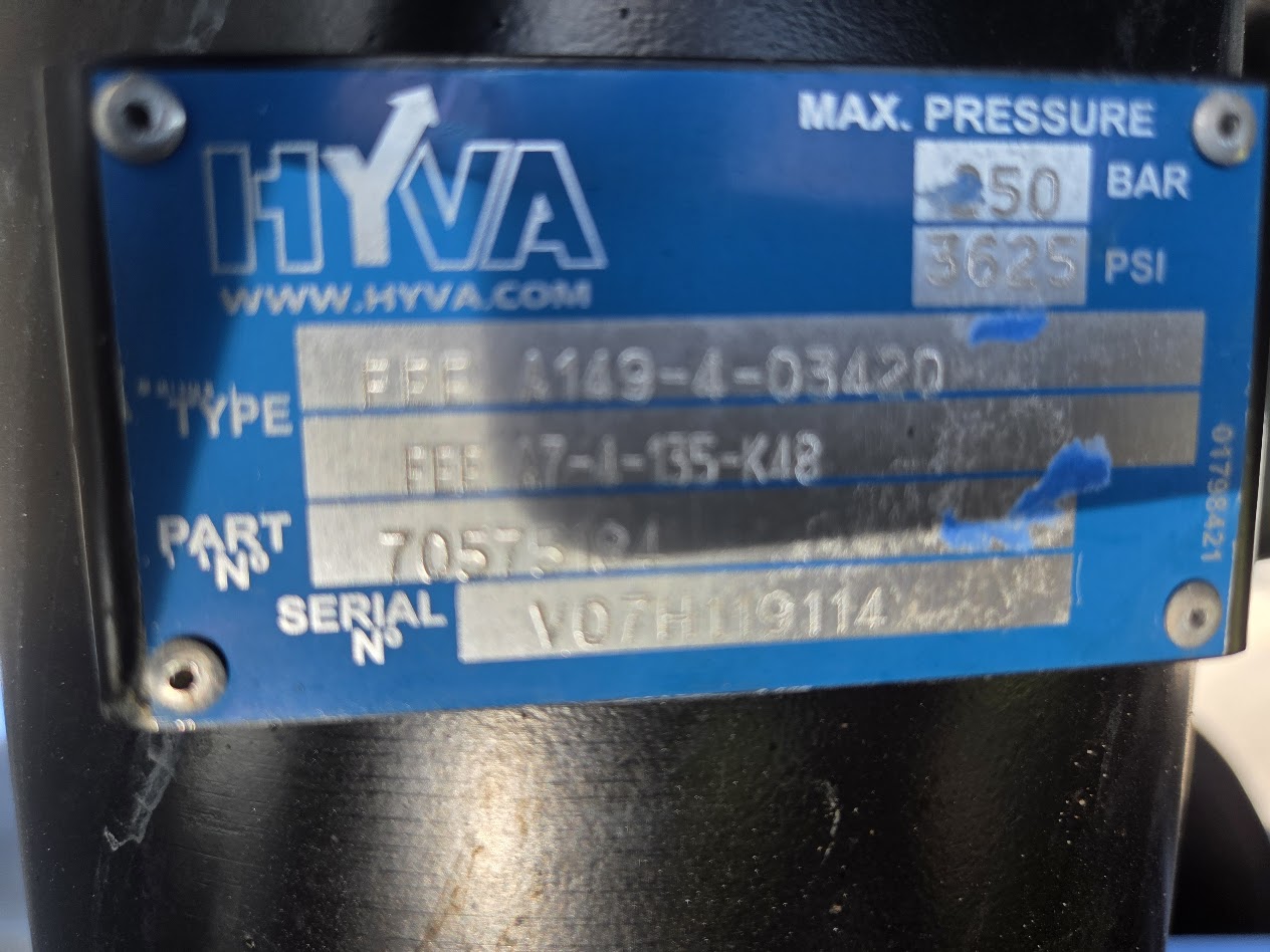 2017 Mack Granite — photo 25