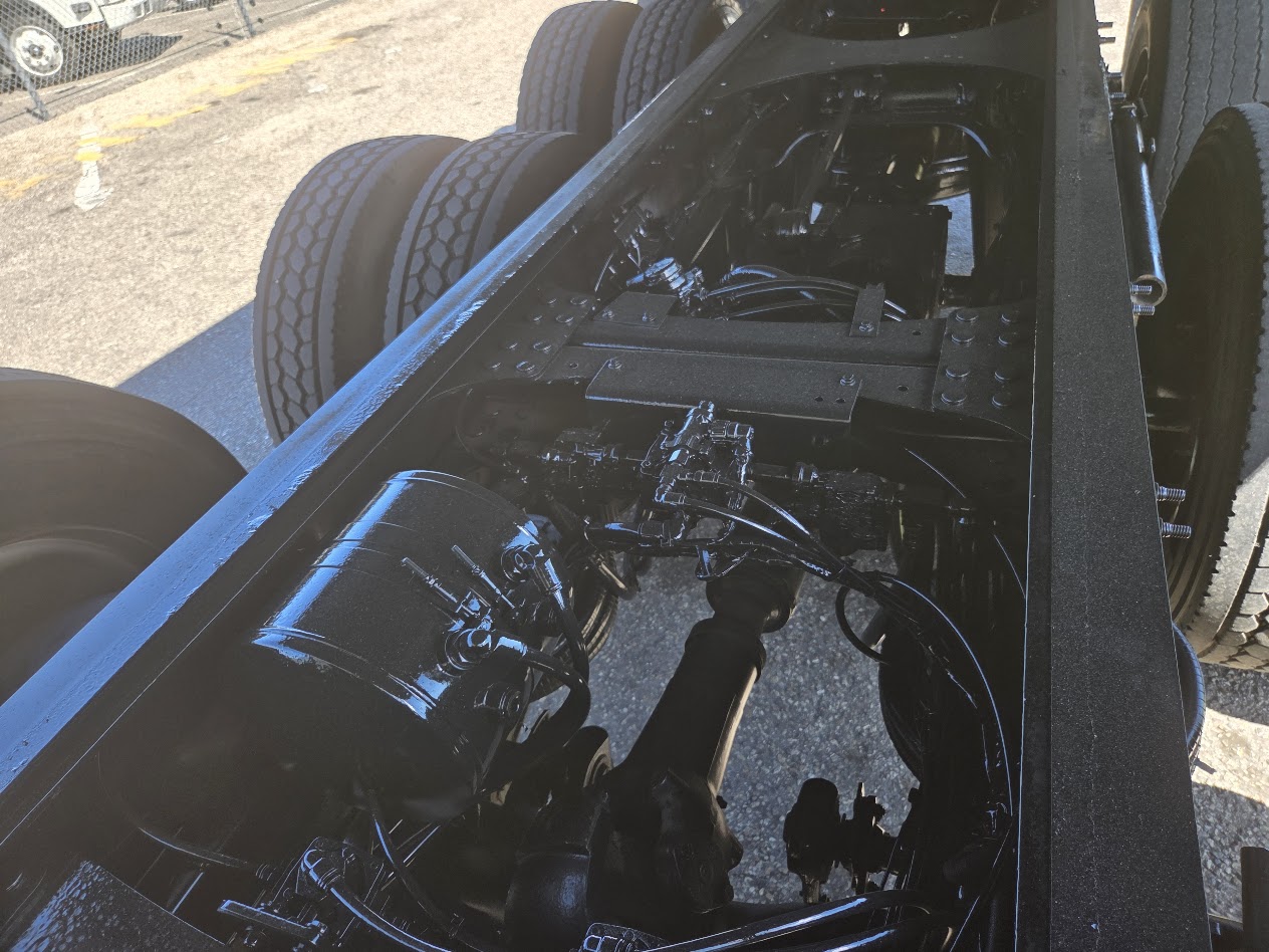 2017 Mack Granite — photo 16