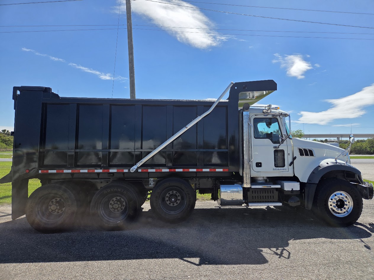 2017 Mack Granite — photo 6