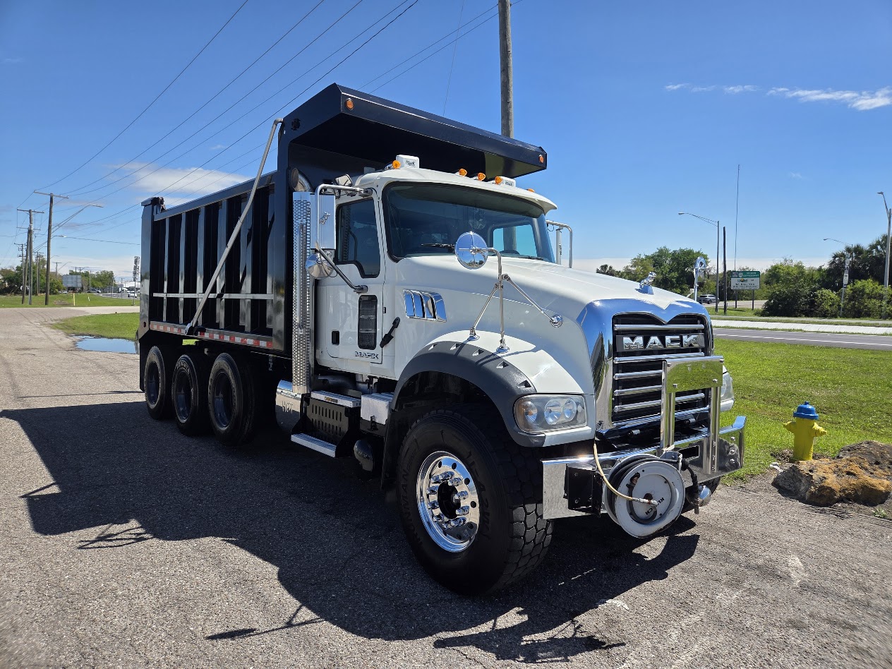 2017 Mack Granite — photo 3