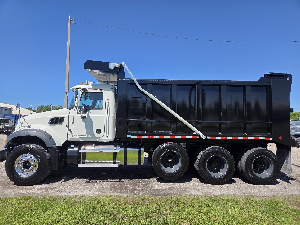 2017 Mack Granite — photo 5