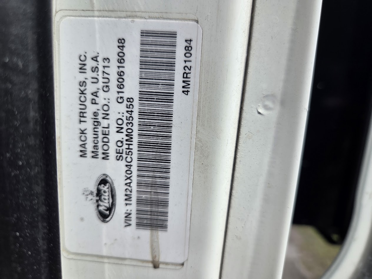 2017 Mack Granite — photo 26