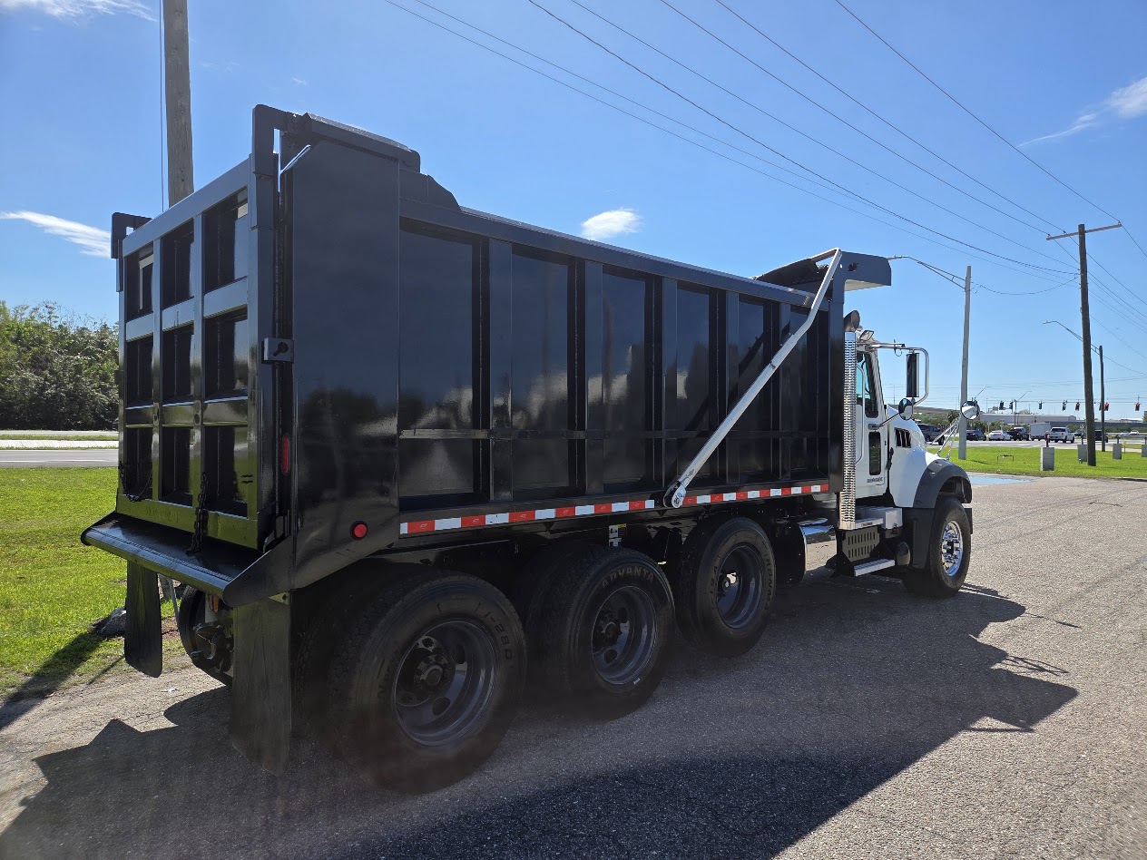 2017 Mack Granite — photo 8