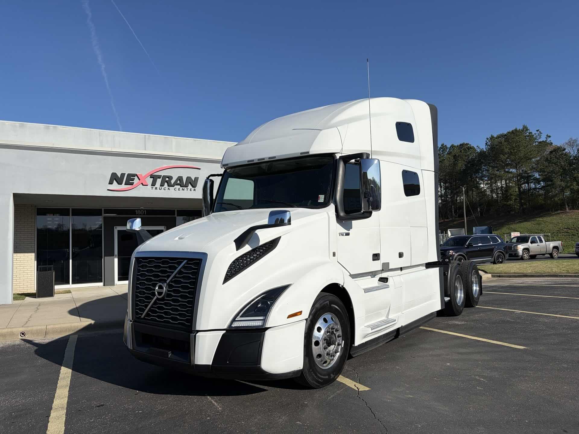 2022 Volvo VNL64T760
