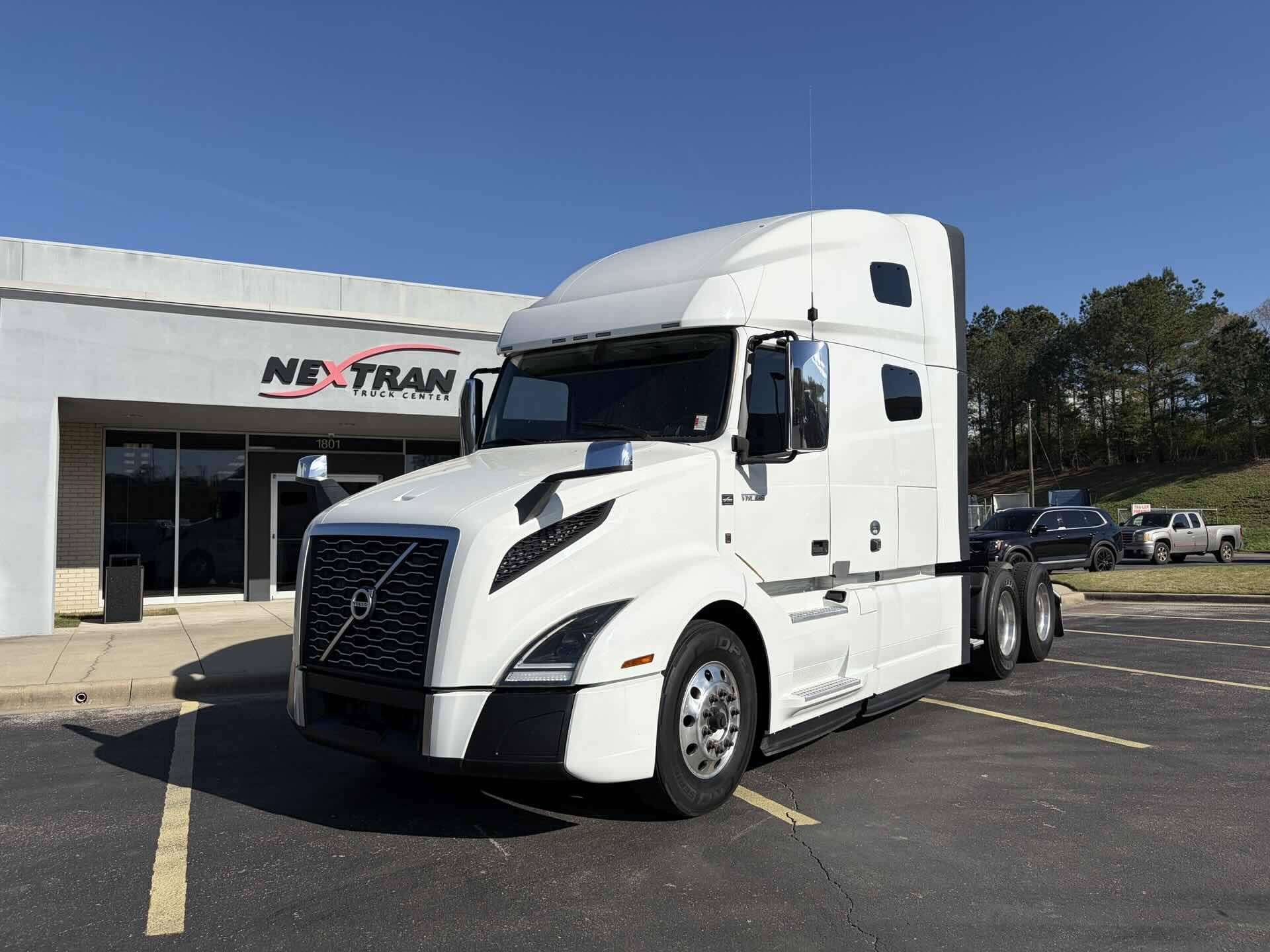 2022 Volvo VNL64T760