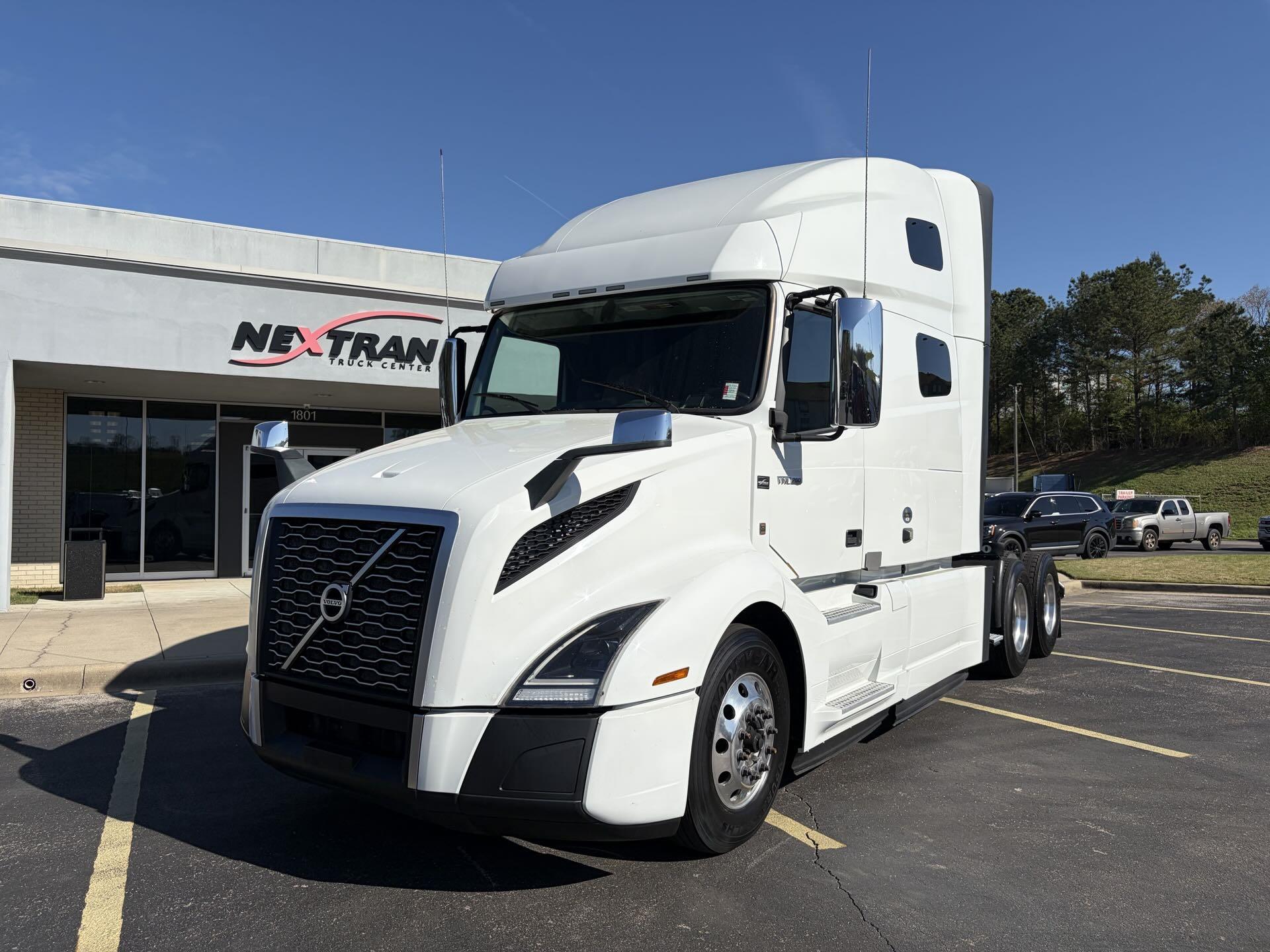 2022 Volvo VNL64T760