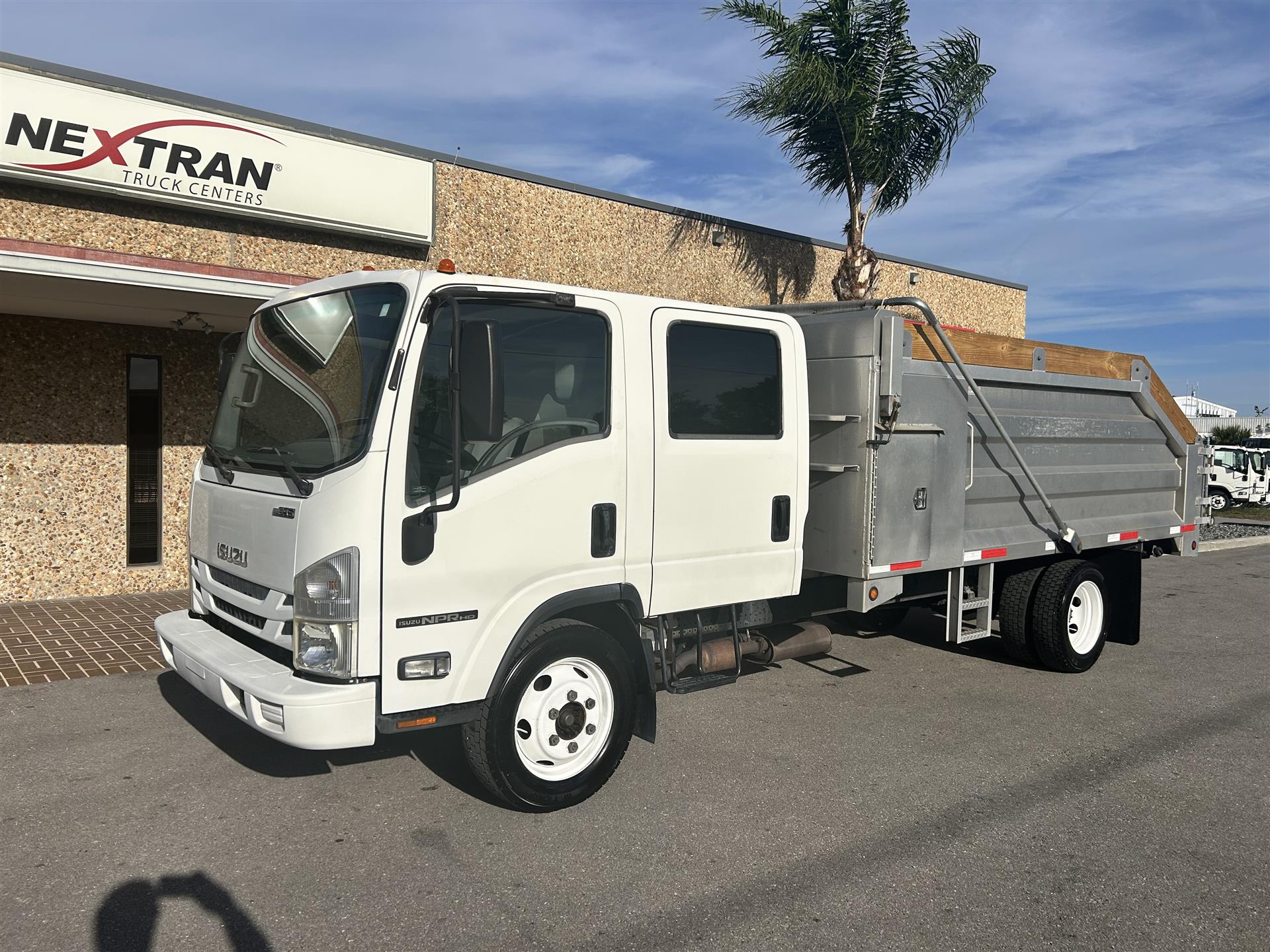 2018 Isuzu NPR HD
