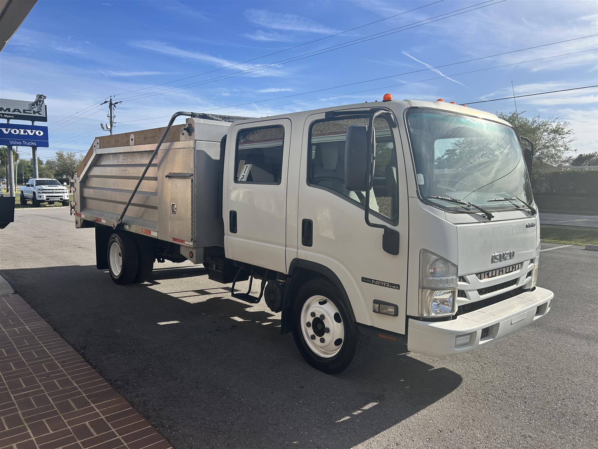 2018 Isuzu NPR - image 5