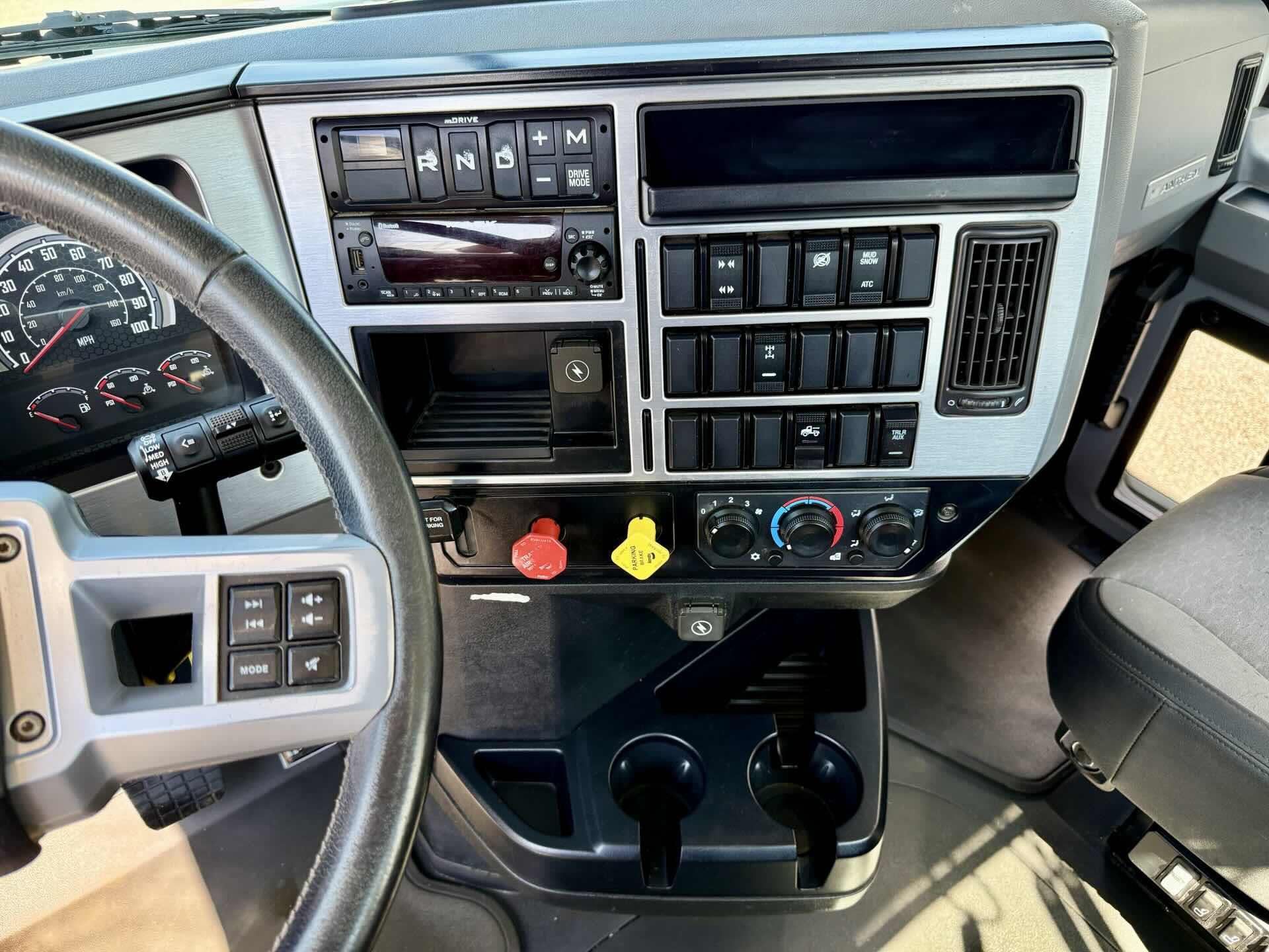 2022 Mack - image 17