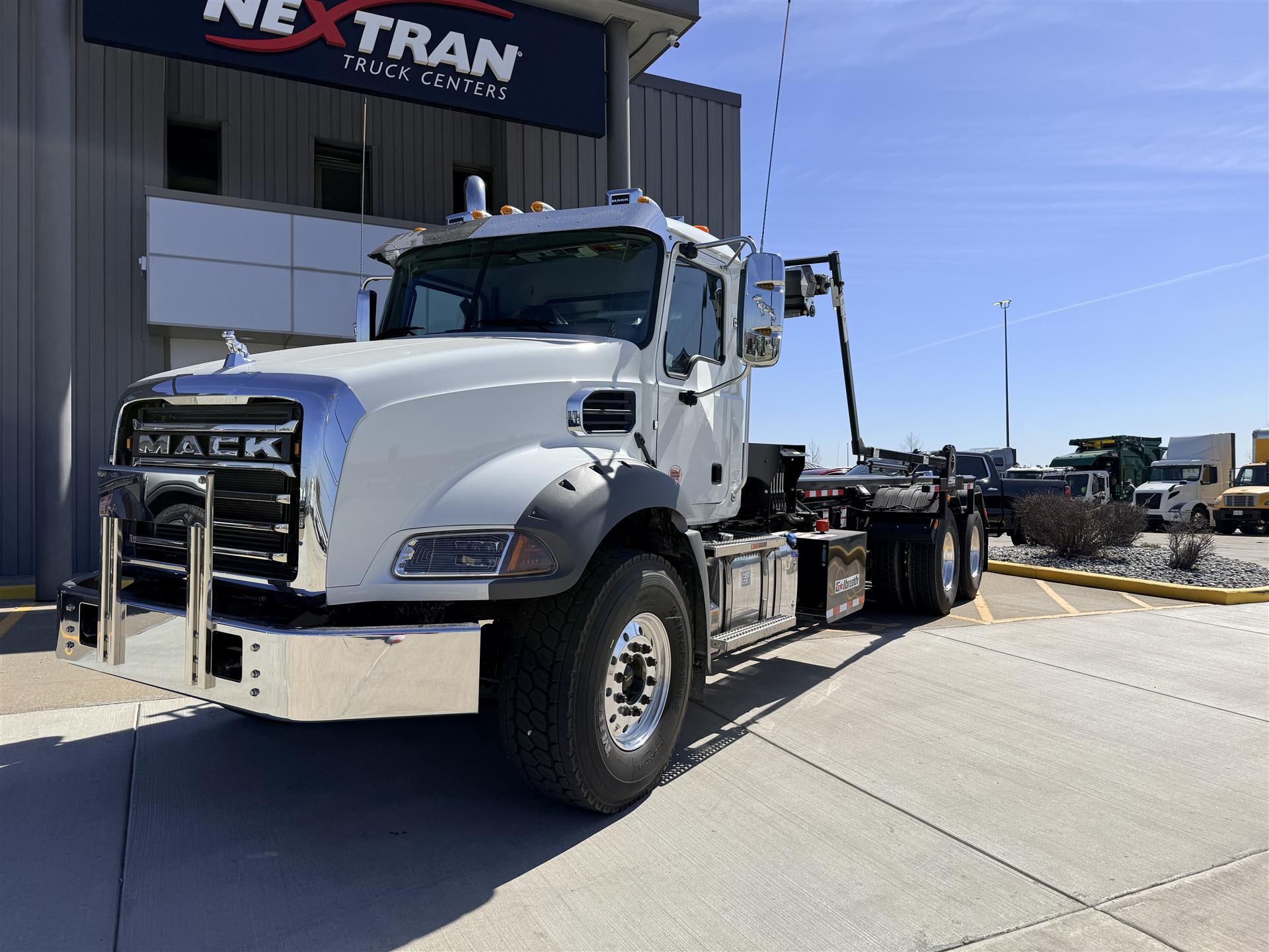 2026 Mack GRANITE 64B ROLL-OFF