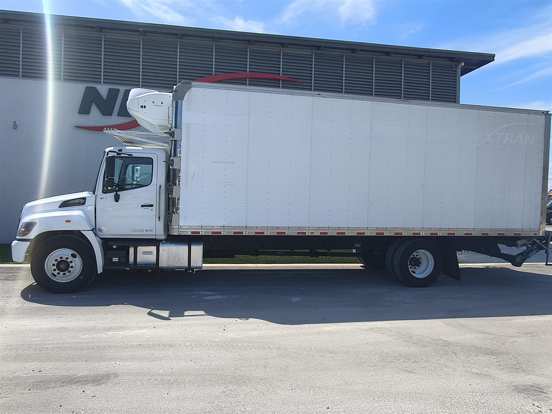 2019 Hino 268 - image 7