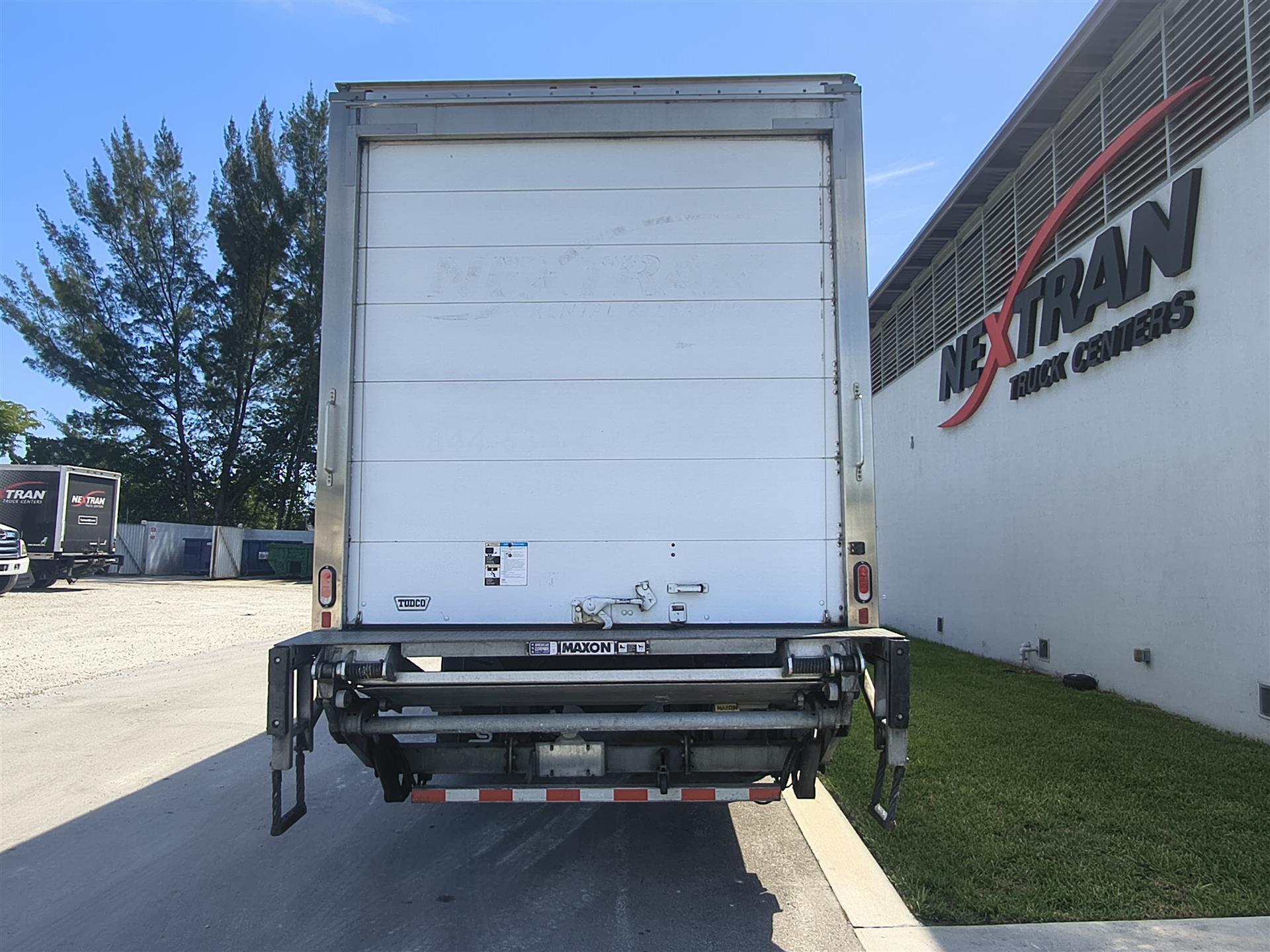 2019 Hino 268 - image 5