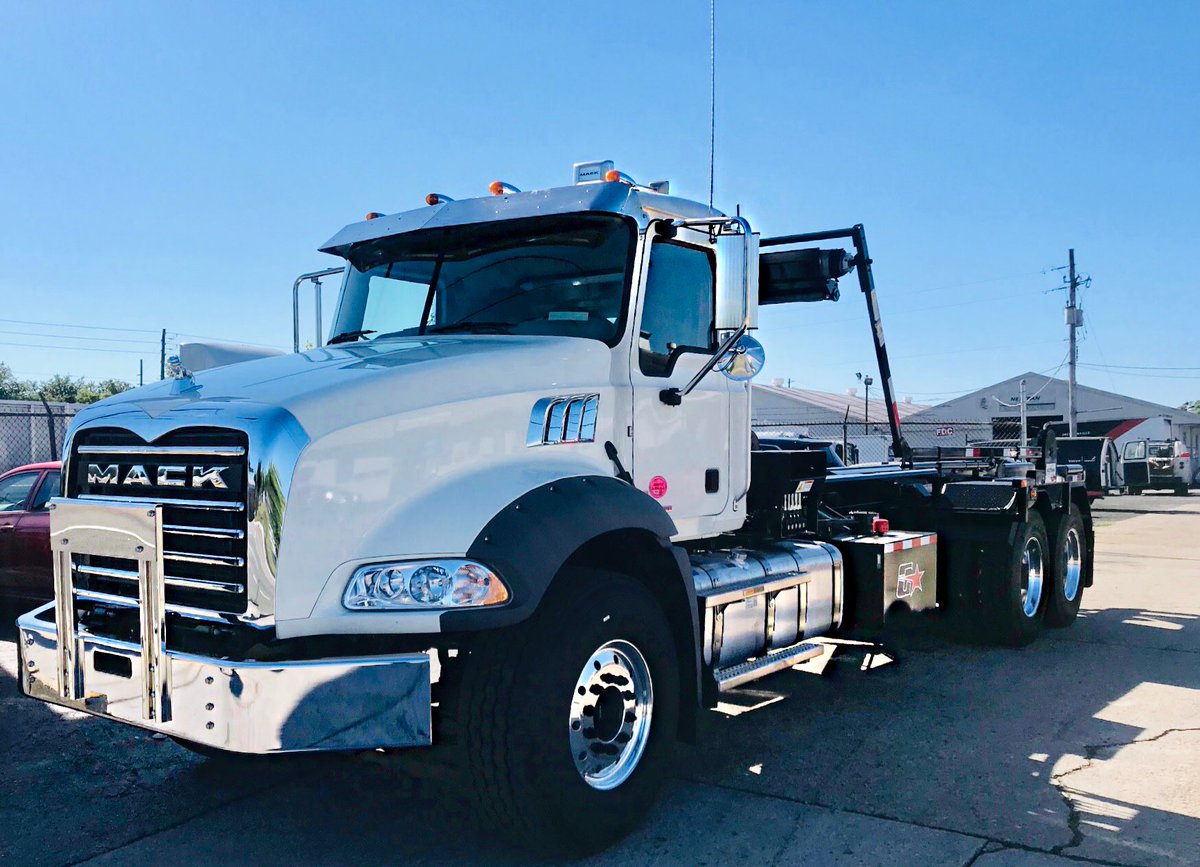 2027 Mack GR64B