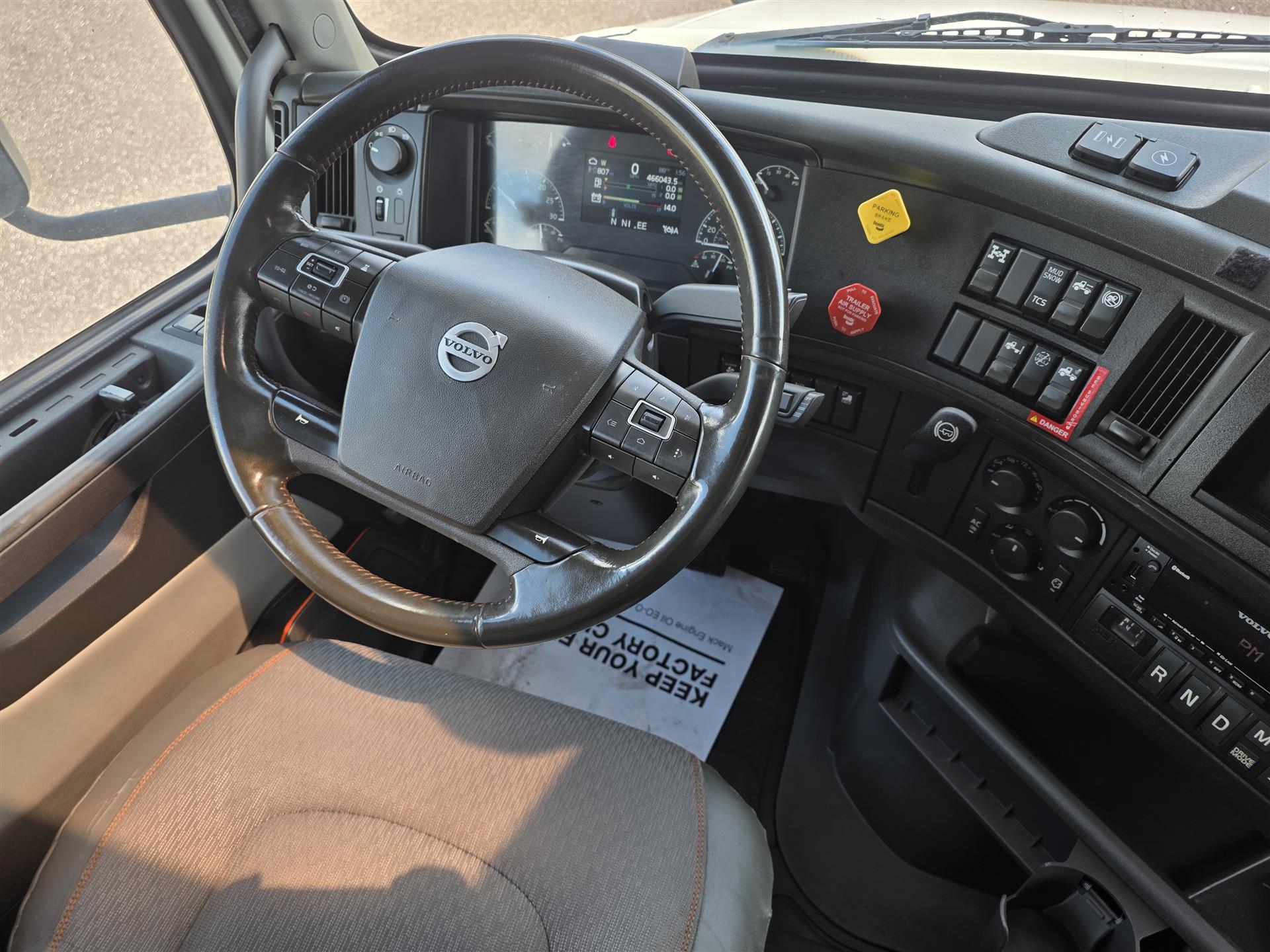 2023 Volvo - image 9