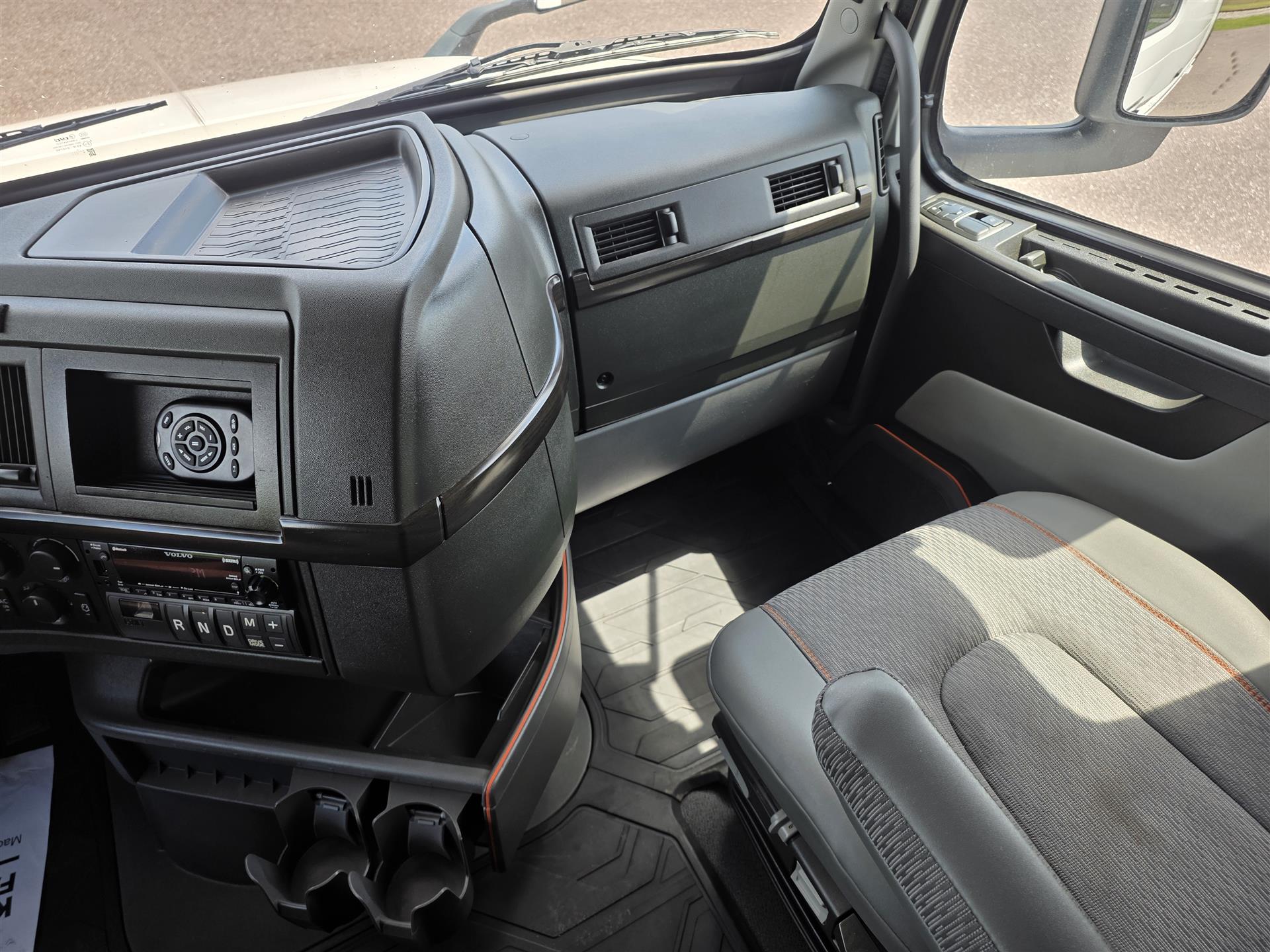 2023 Volvo - image 10