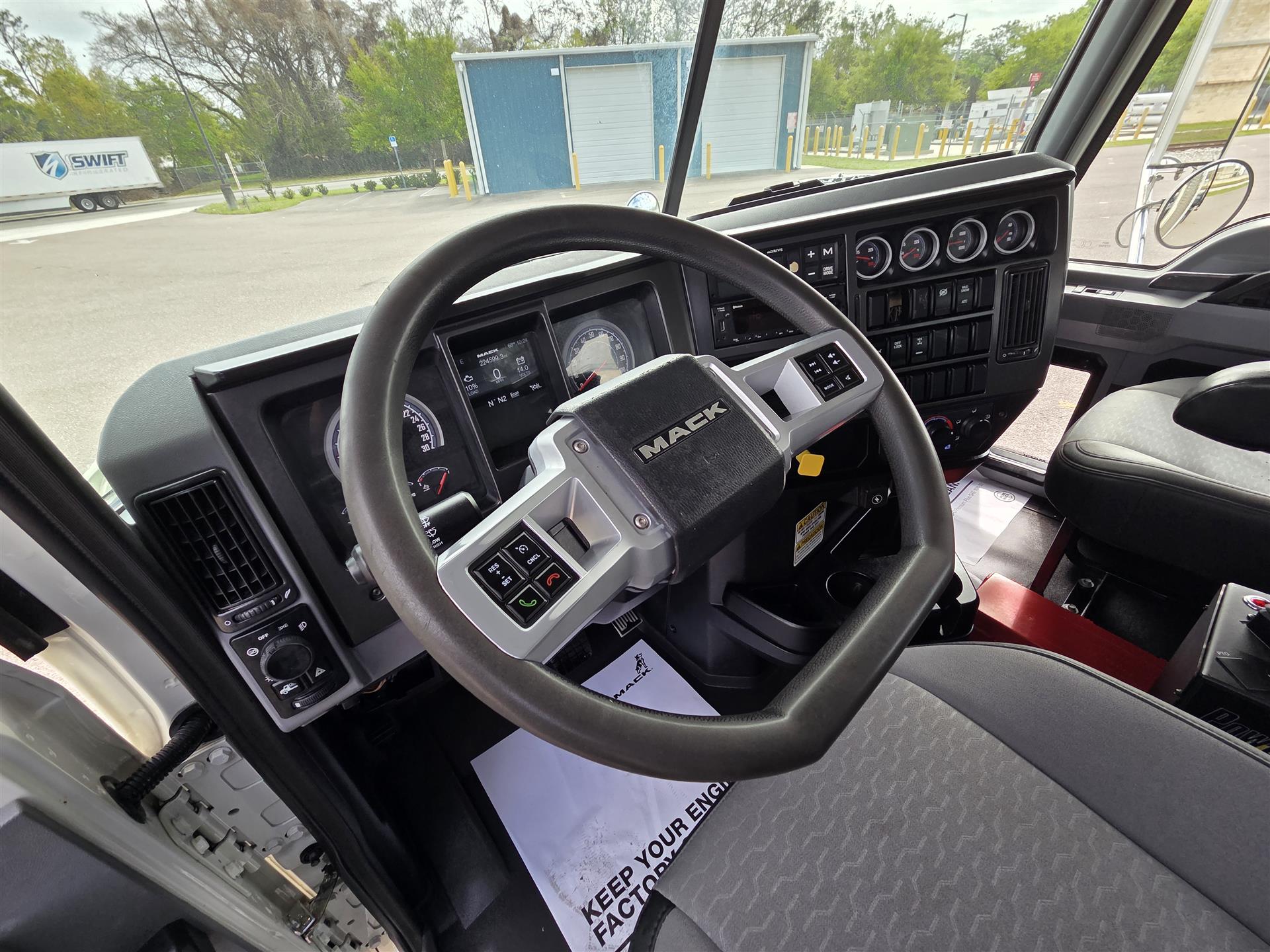 2022 Mack - image 15