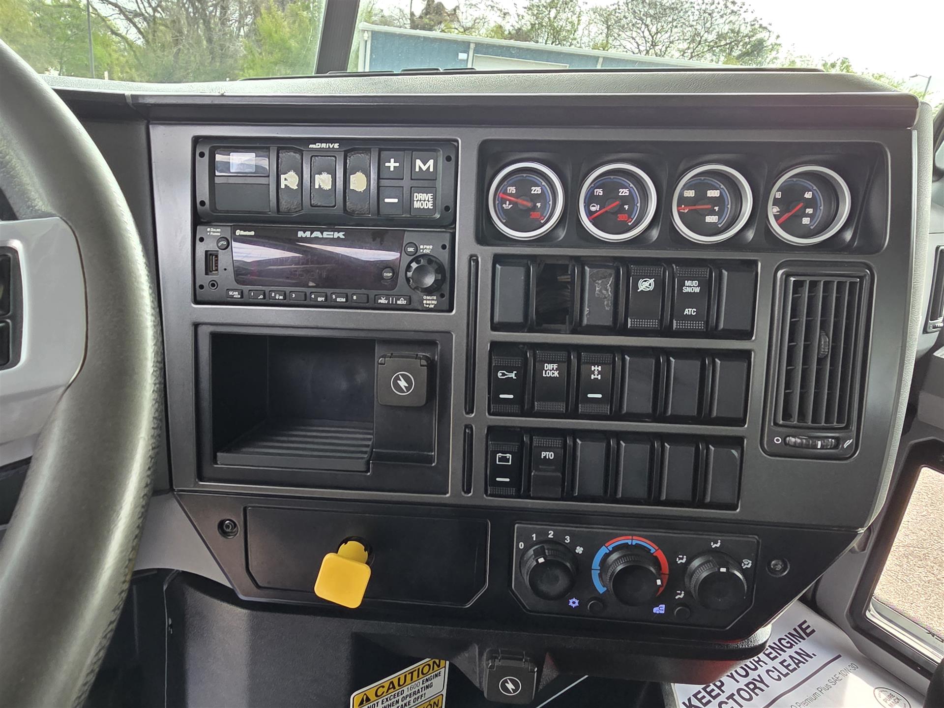 2022 Mack - image 21