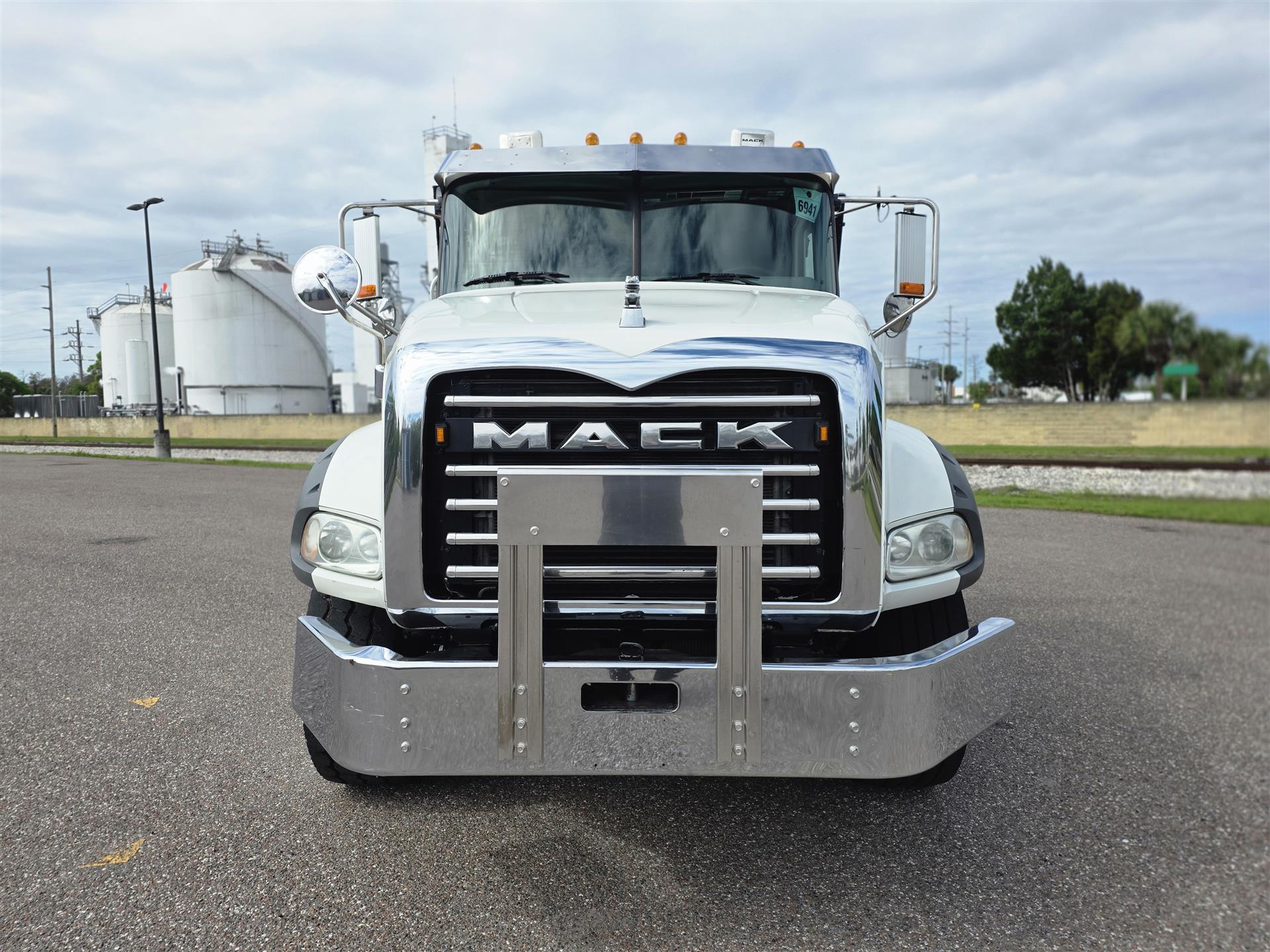 2022 Mack - image 2
