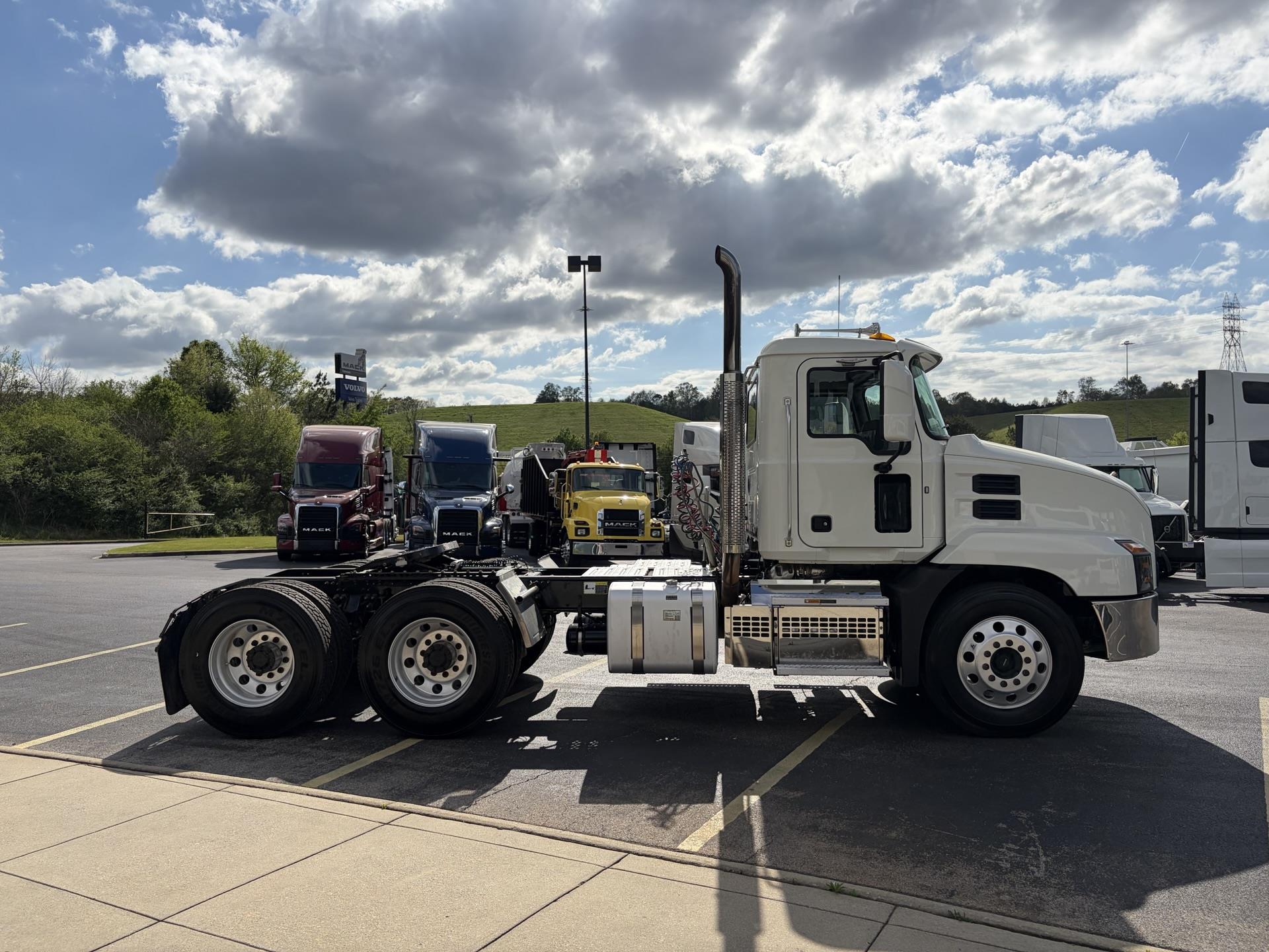 2021 Mack Anthem in Fultondale, AL — photo 4