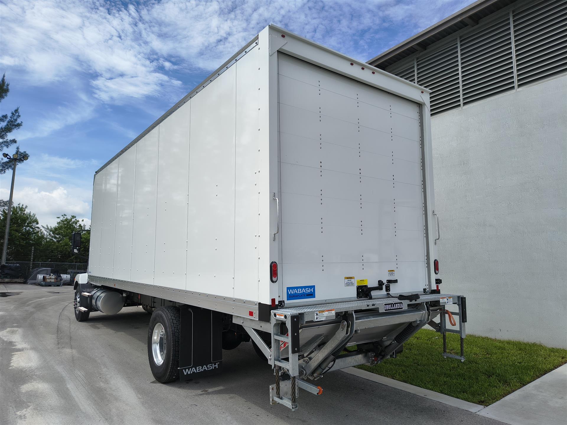 2027 Mack MD in Miami, FL — photo 7