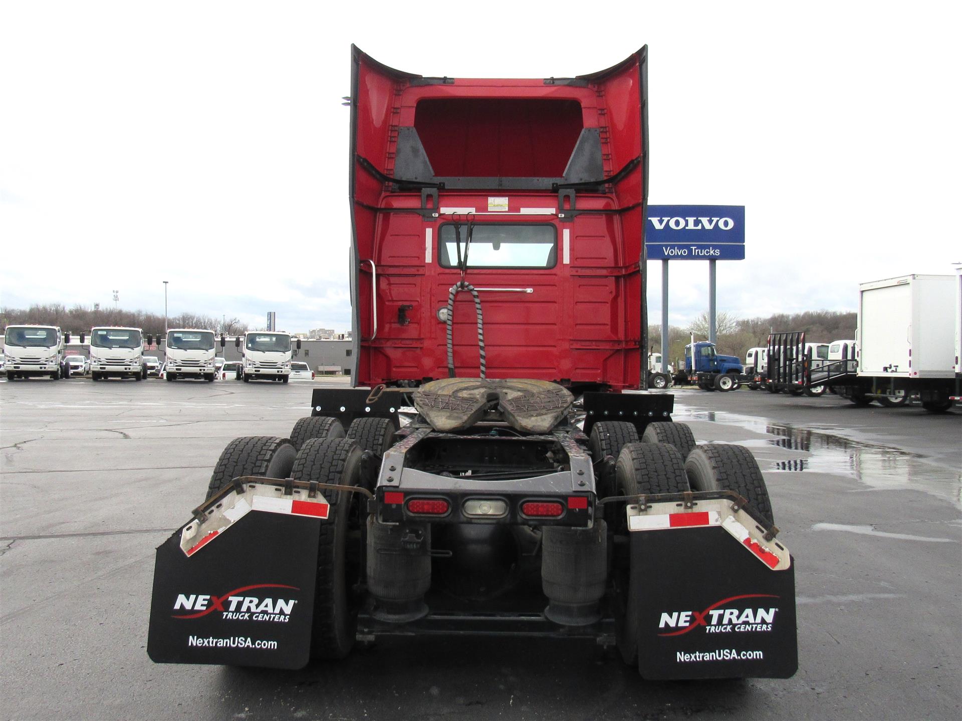 2021 Volvo - image 4