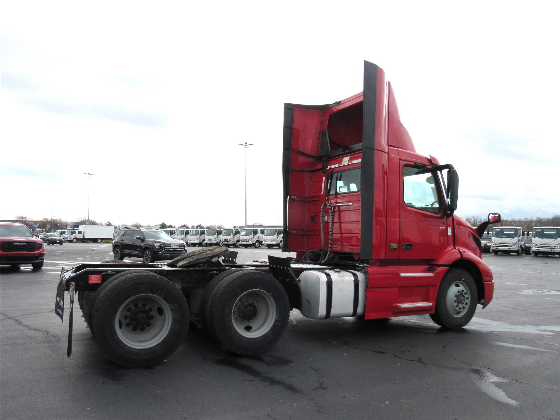 2021 Volvo - image 5