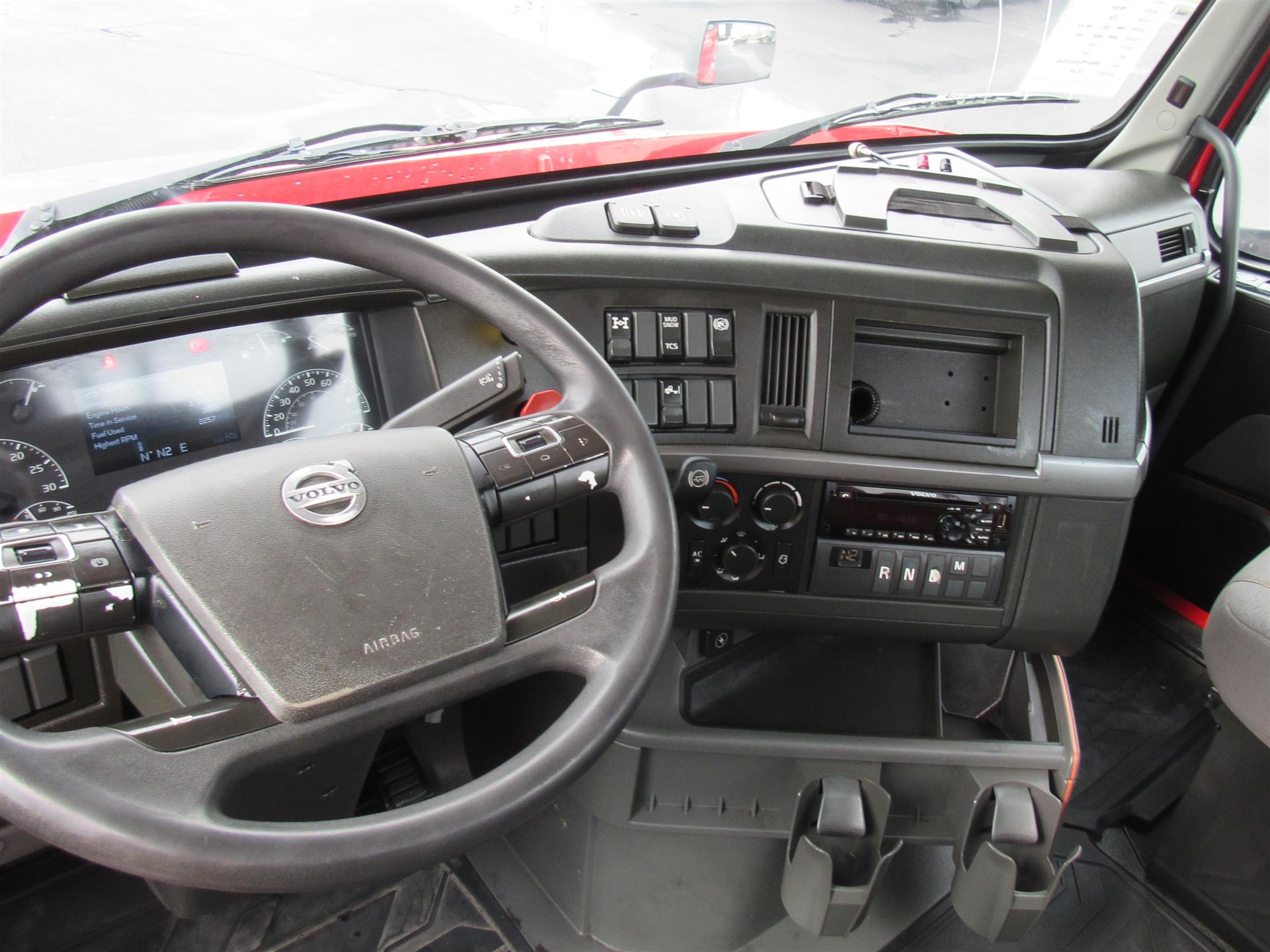 2021 Volvo - image 12