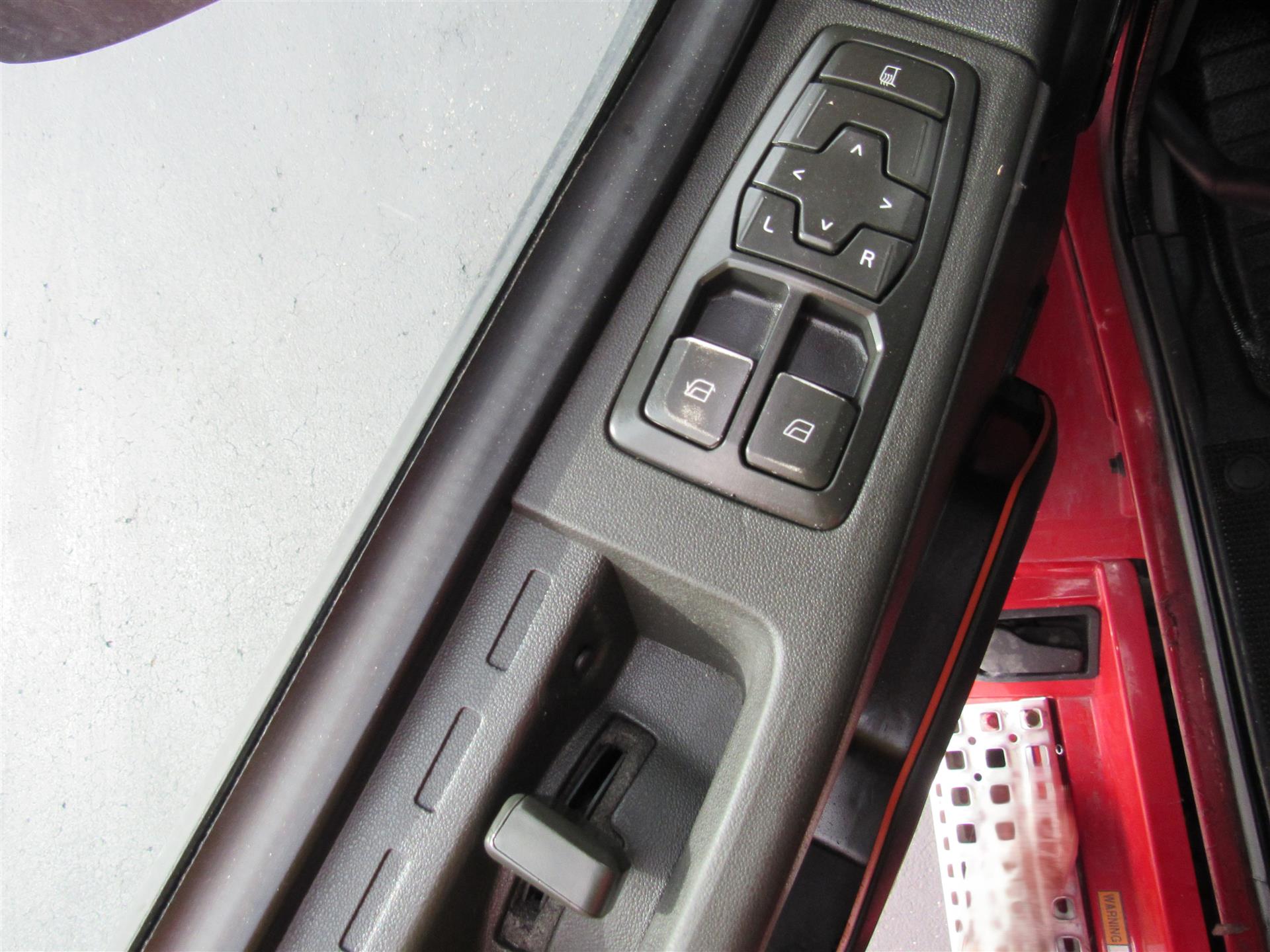 2021 Volvo - image 9