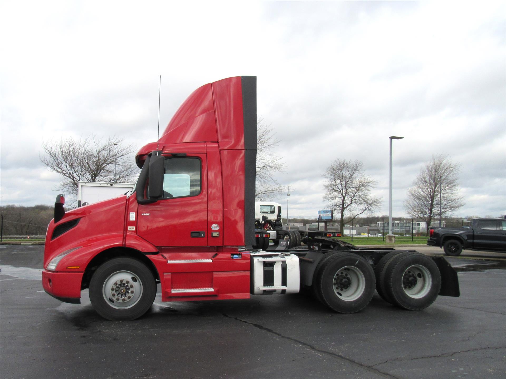 2021 Volvo - image 2