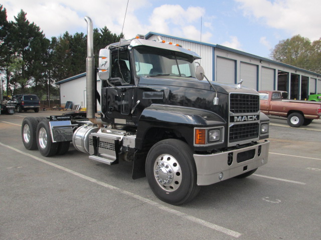 2022 Mack Pinnacle - image 3