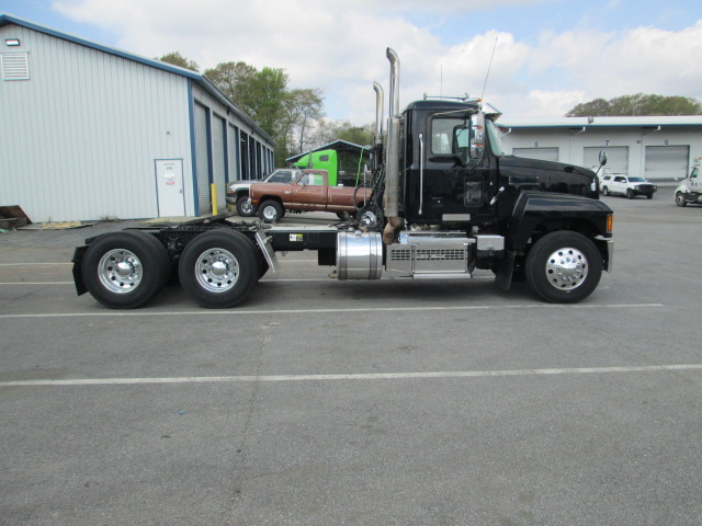 2022 Mack Pinnacle - image 4