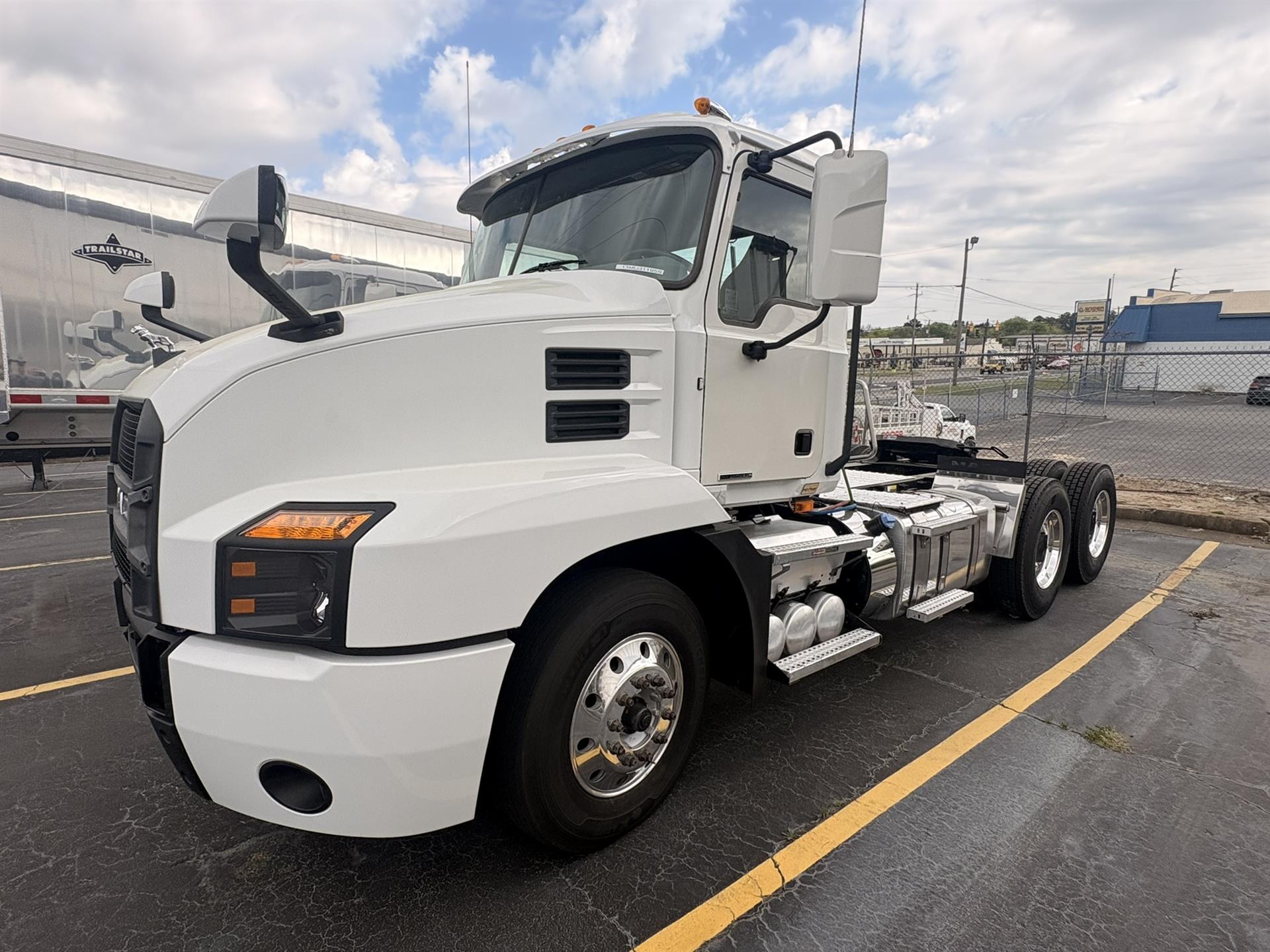 2022 Mack AN64T