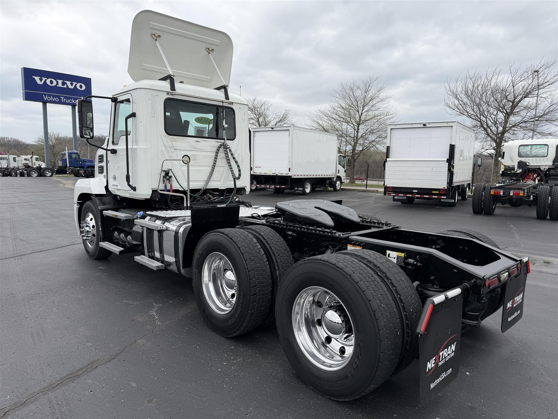2020 Mack - image 5