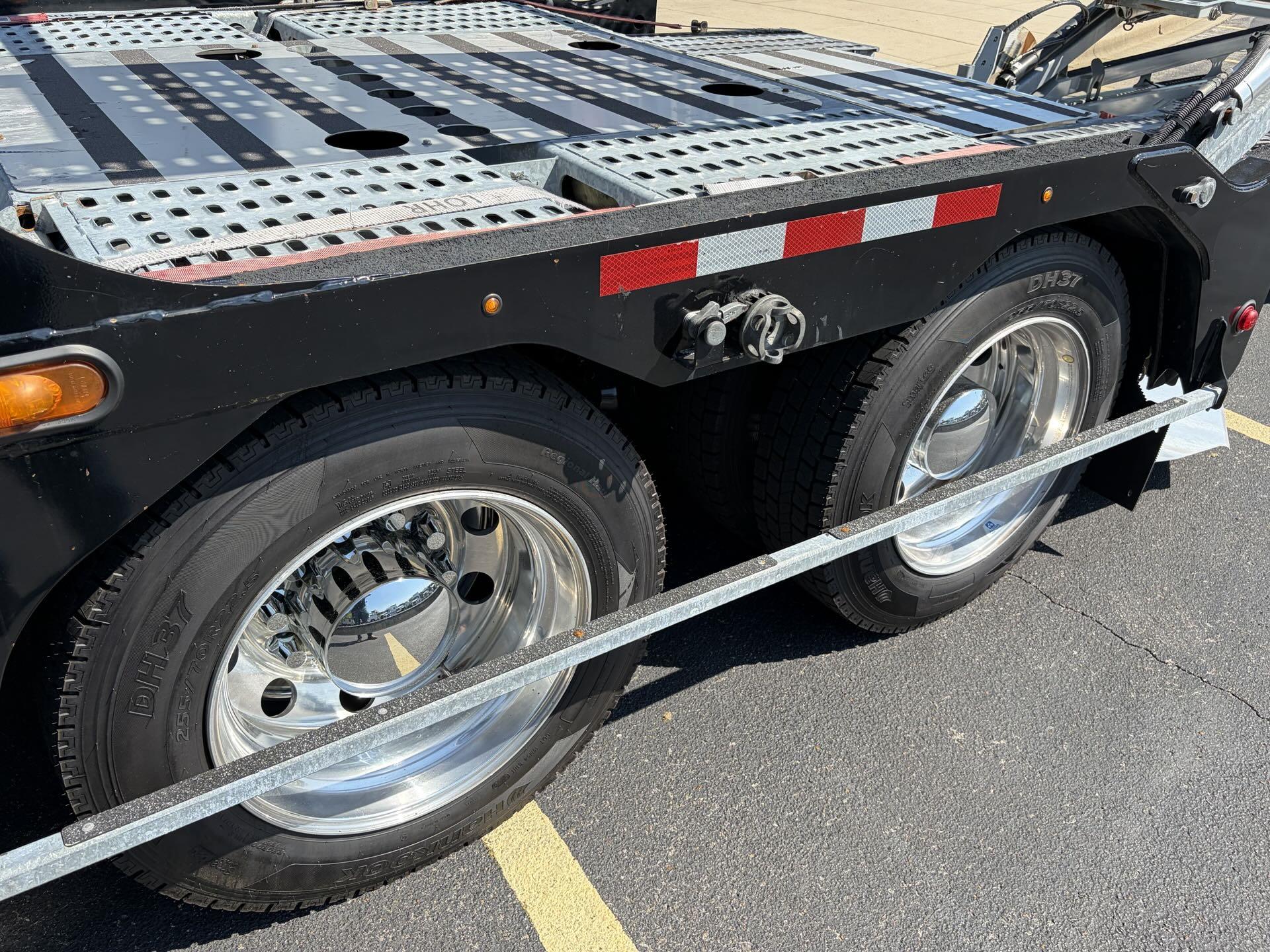 2024 Volvo - image 11