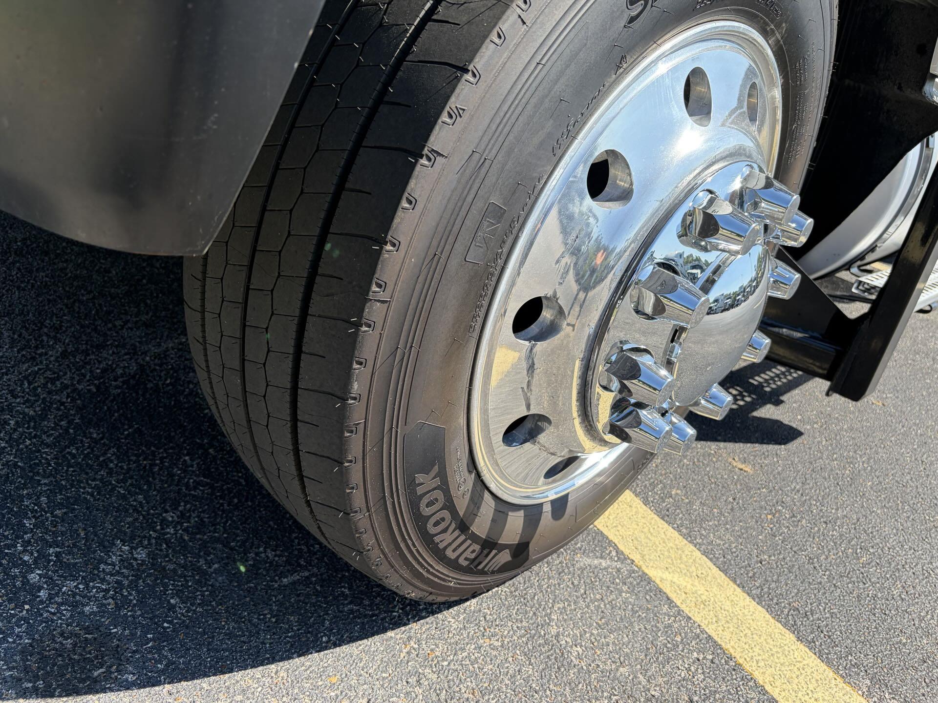 2024 Volvo - image 10