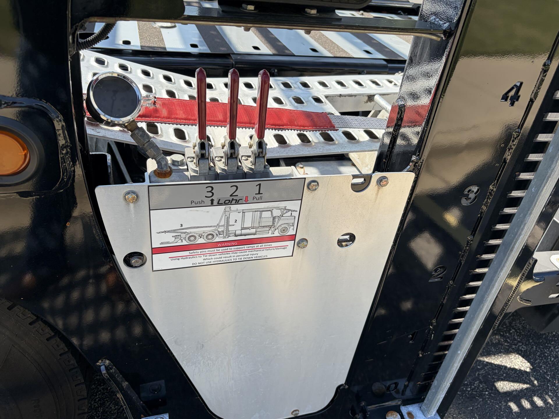 2024 Volvo - image 22