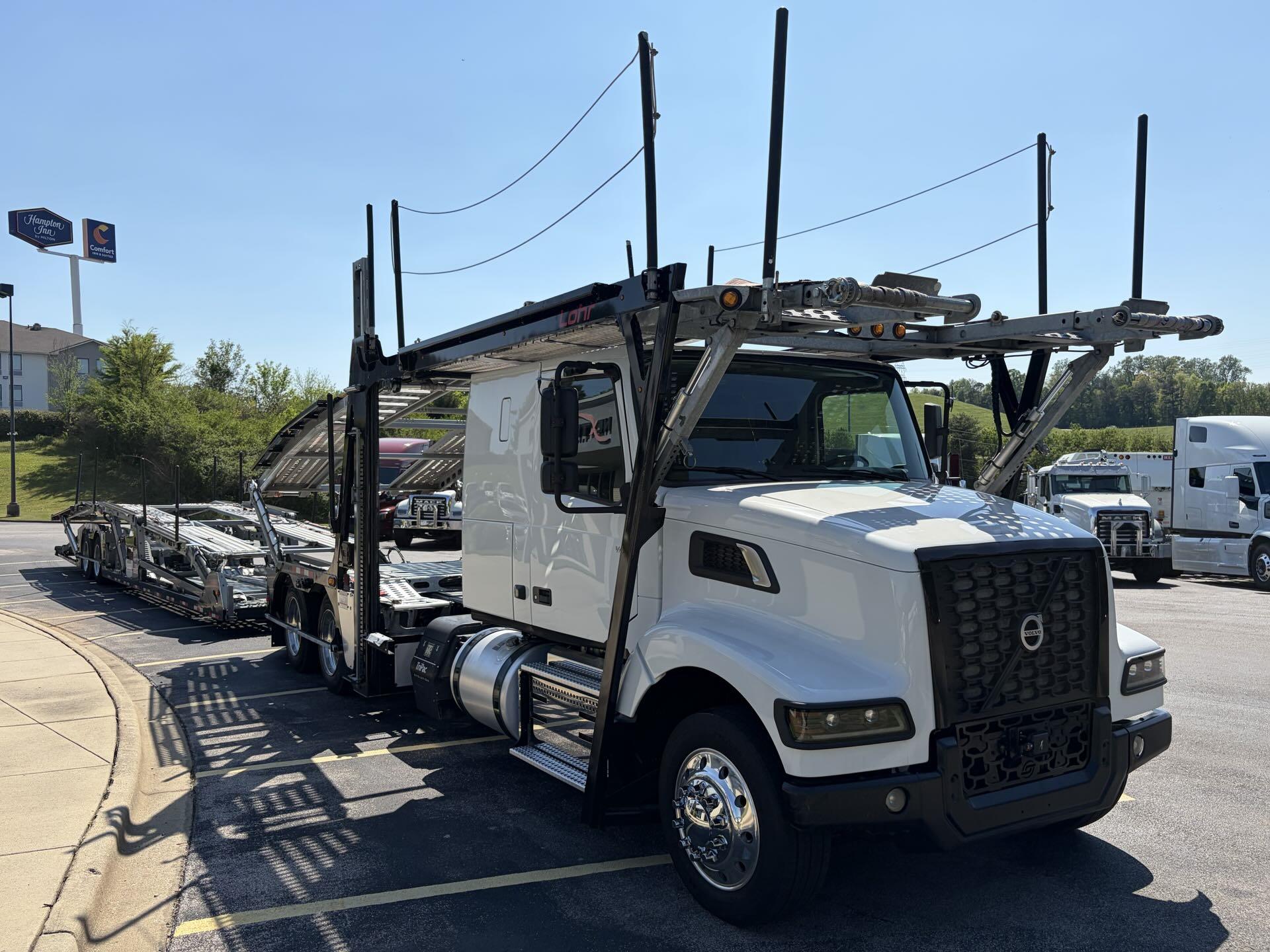 2024 Volvo - image 9