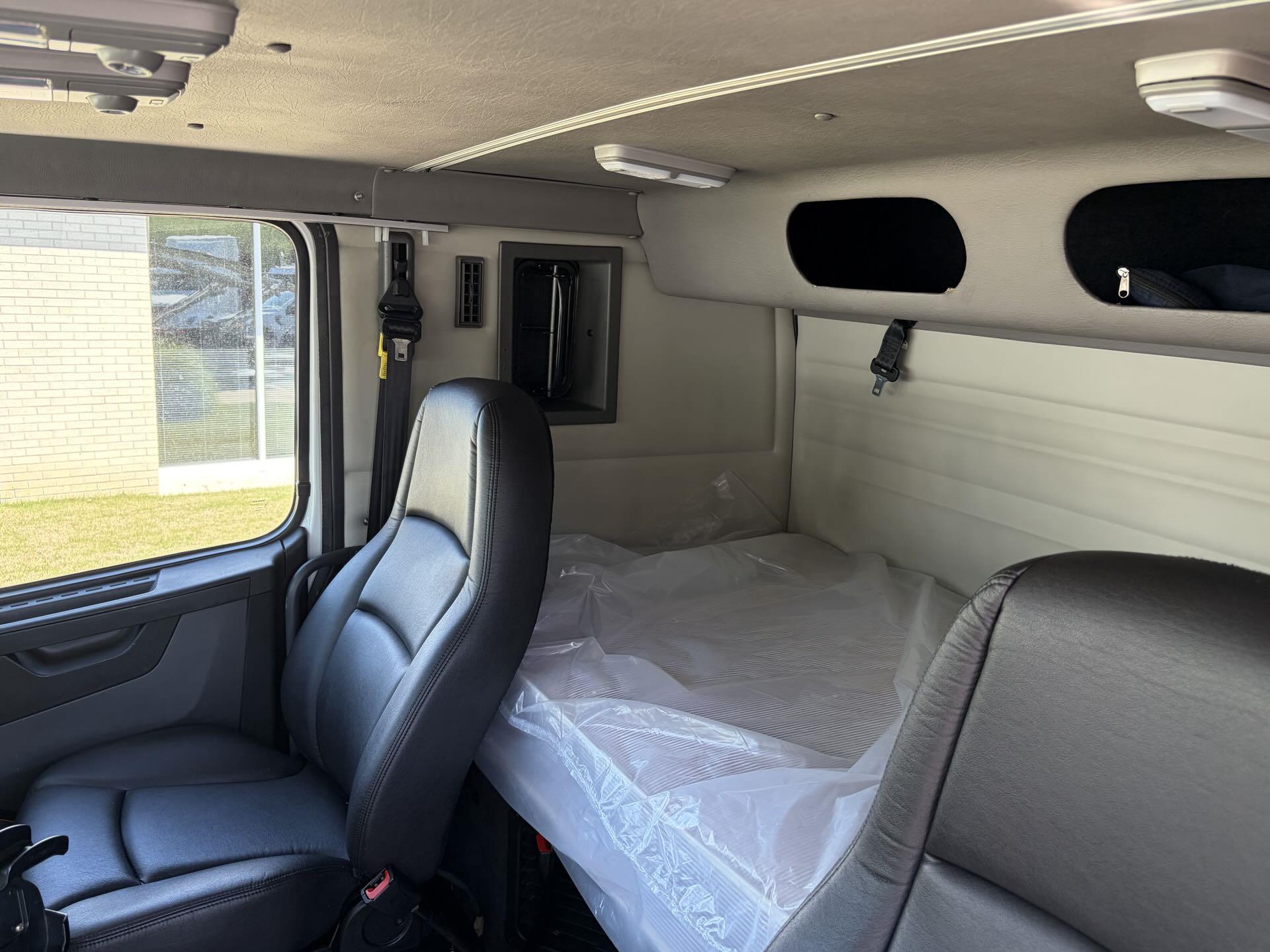 2024 Volvo - image 26