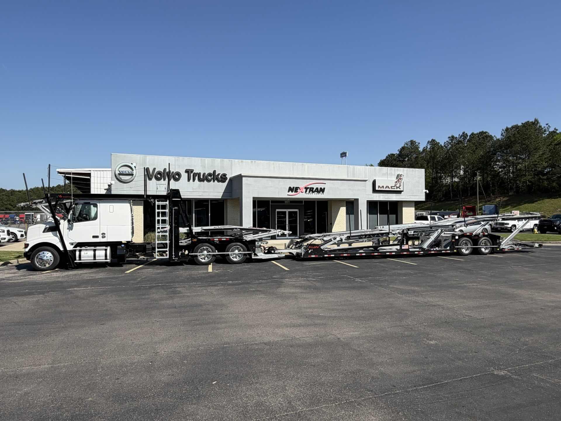 2024 Volvo - image 2