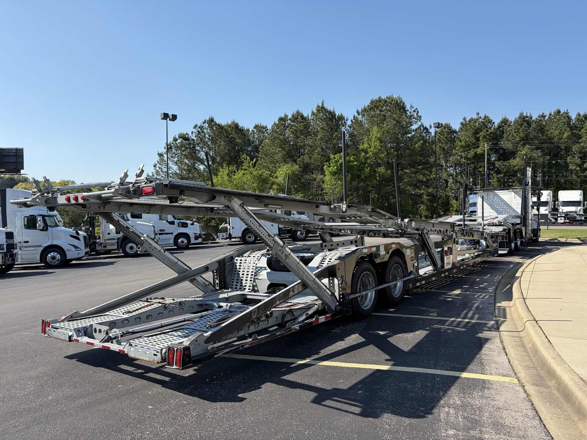 2024 Volvo - image 7