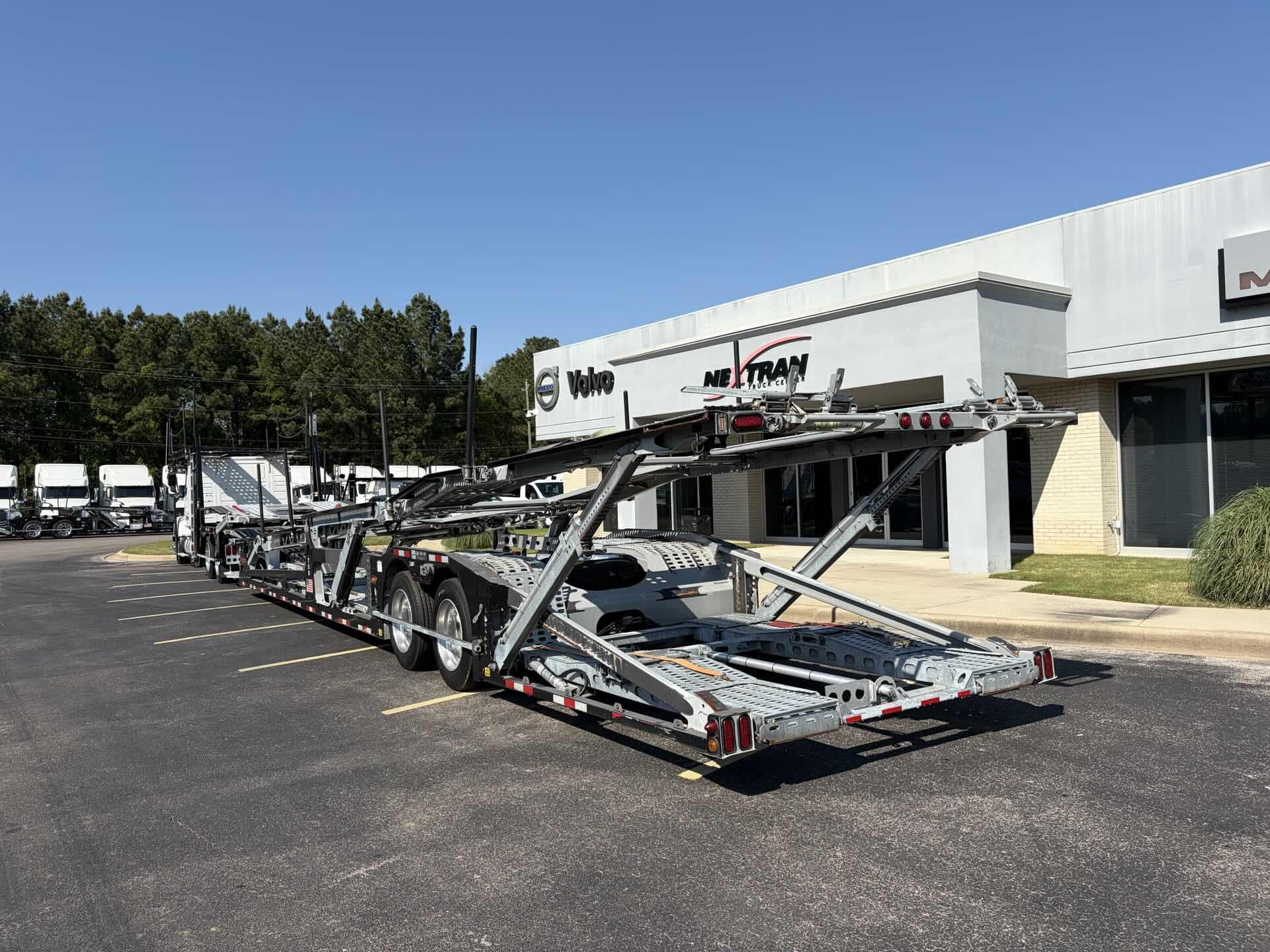 2024 Volvo - image 8