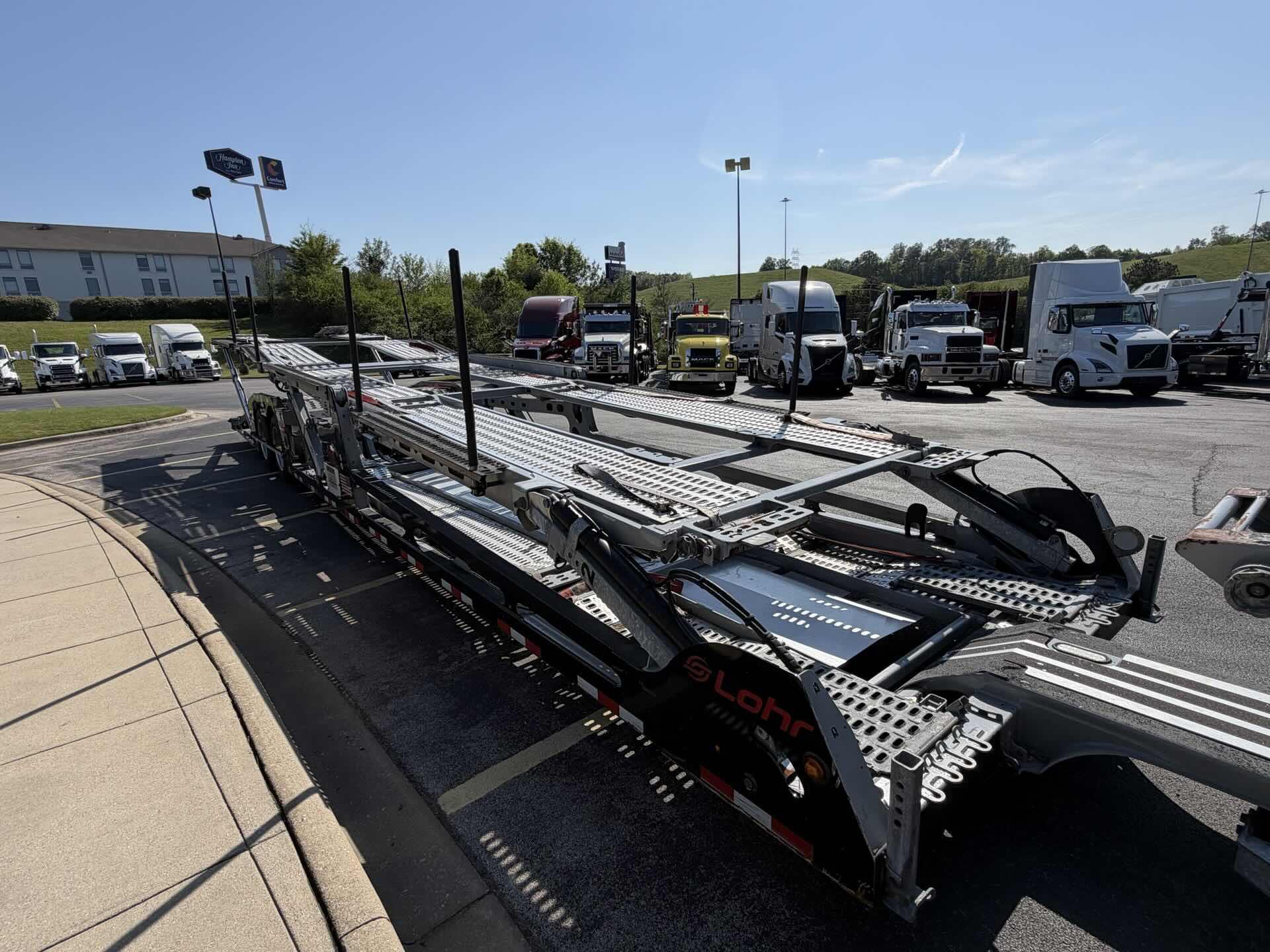 2024 Volvo - image 17