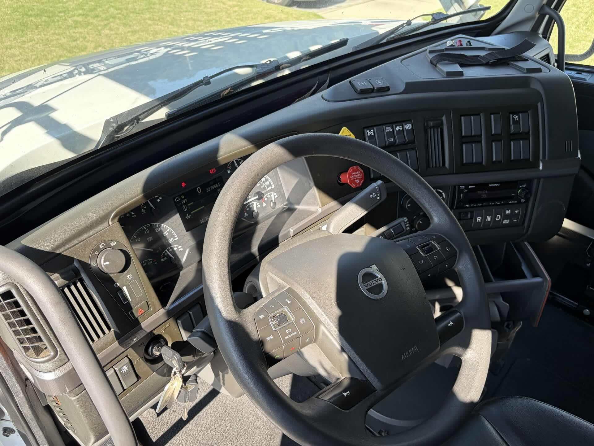 2024 Volvo - image 22