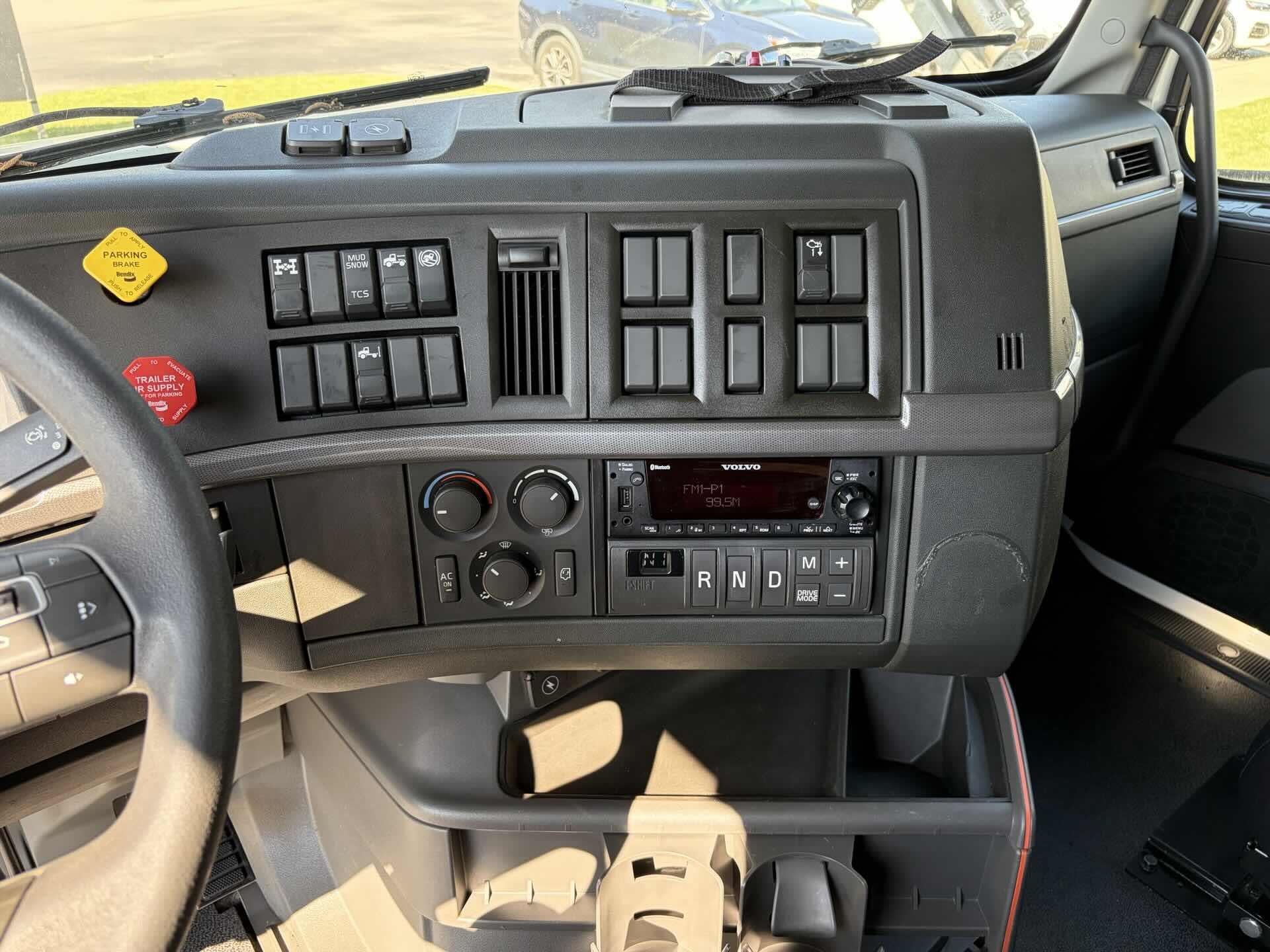 2024 Volvo - image 26