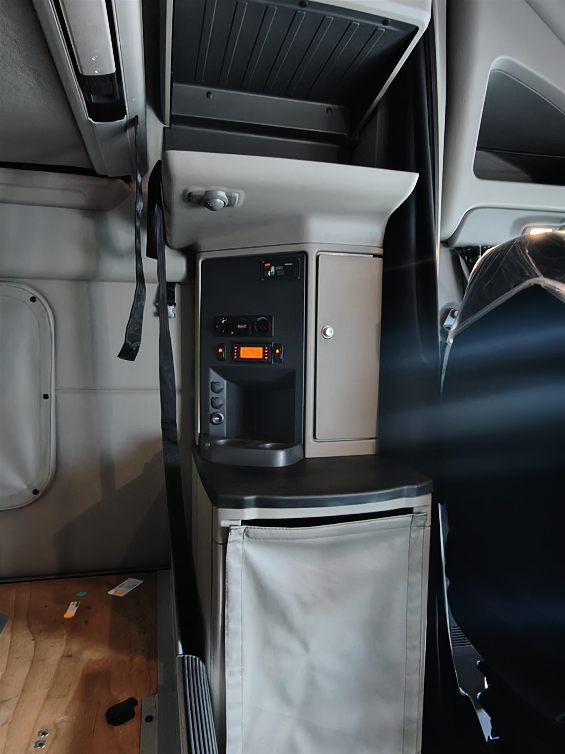 2023 Peterbilt 579 - image 13