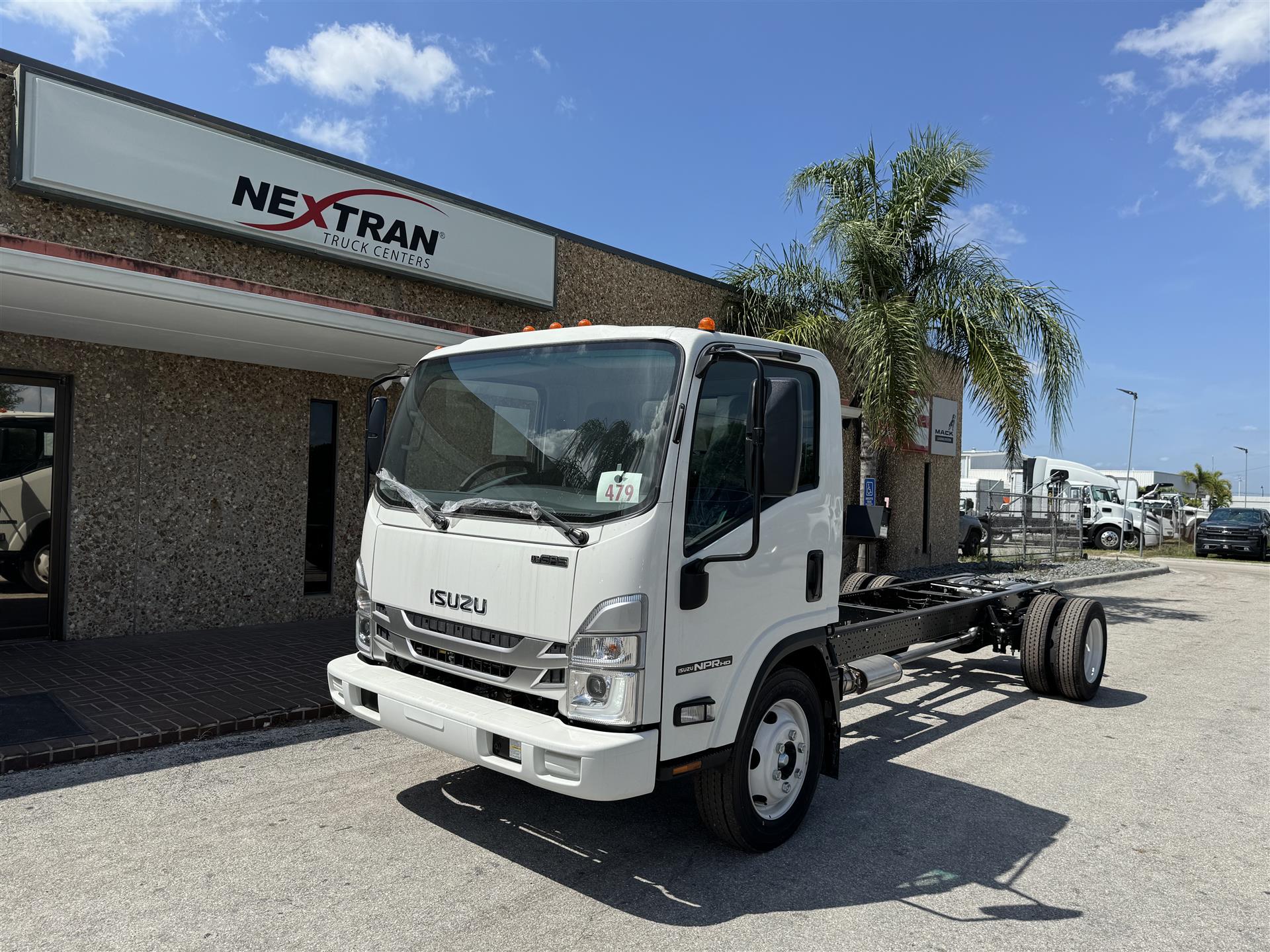 2024 Isuzu NPR-1F404