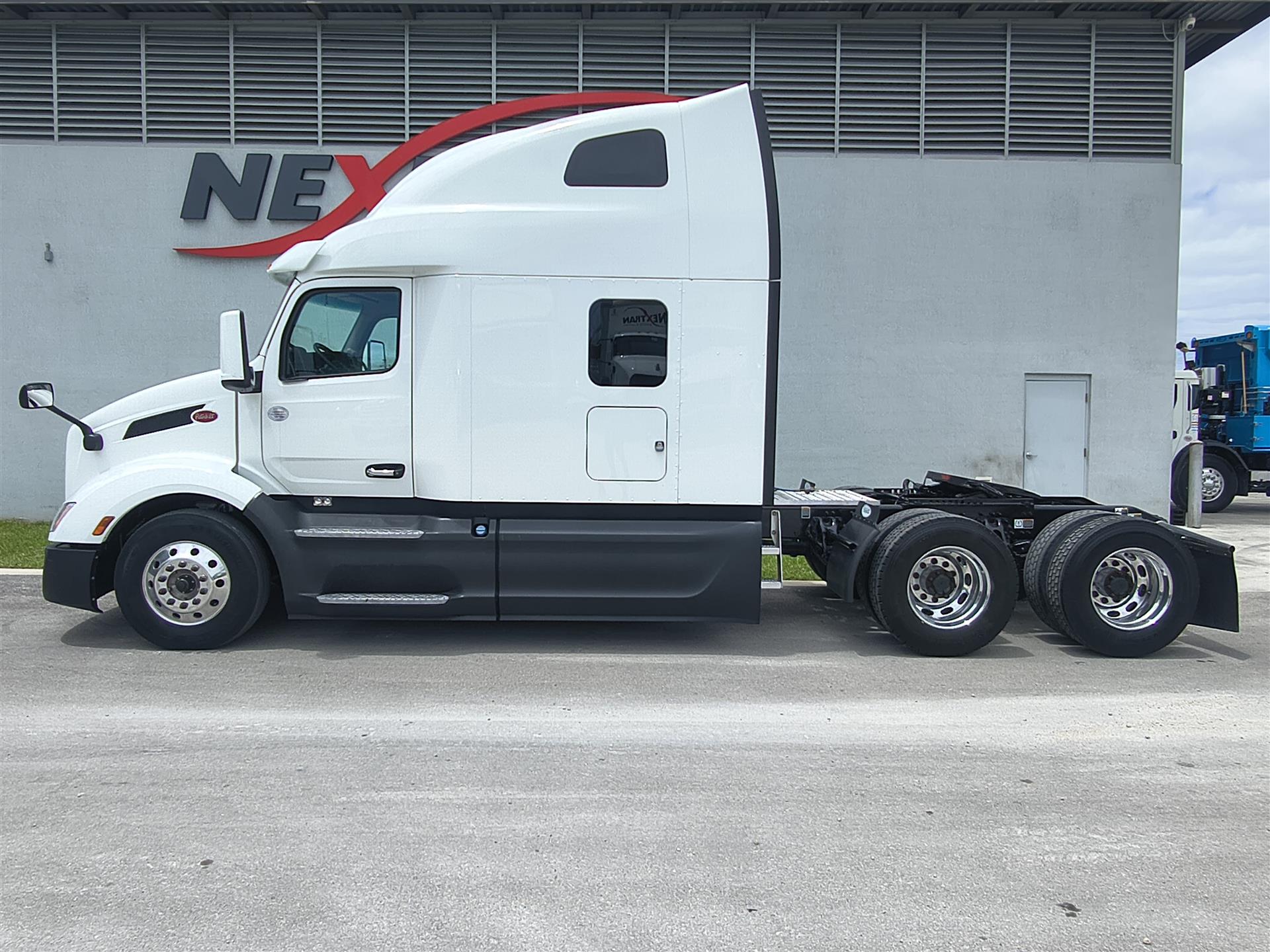 2022 Peterbilt 579 - image 7
