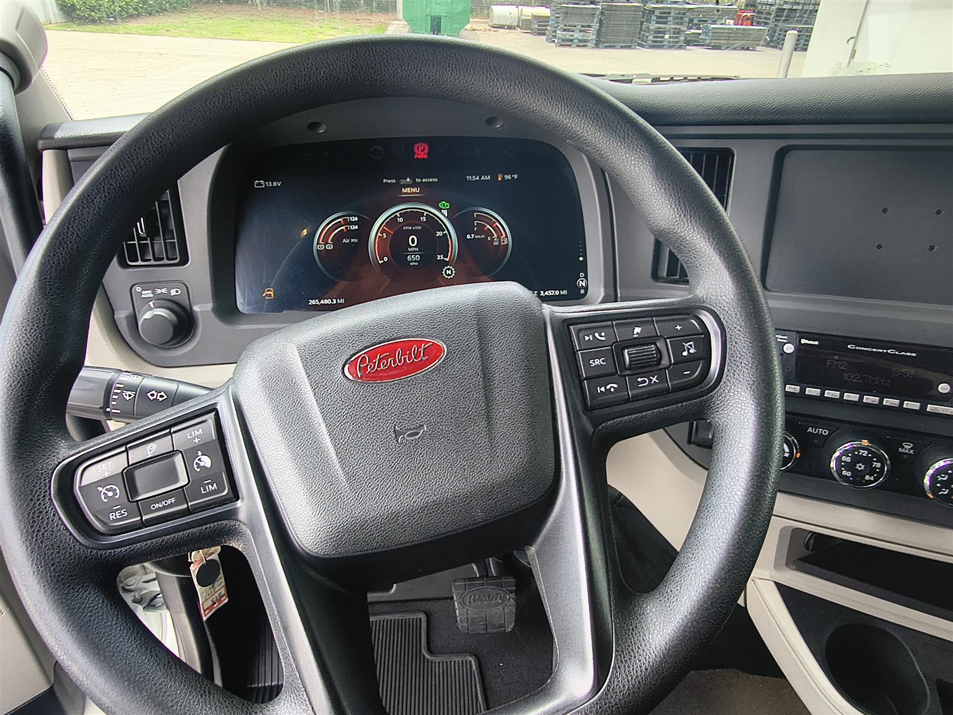 2022 Peterbilt 579 - image 10